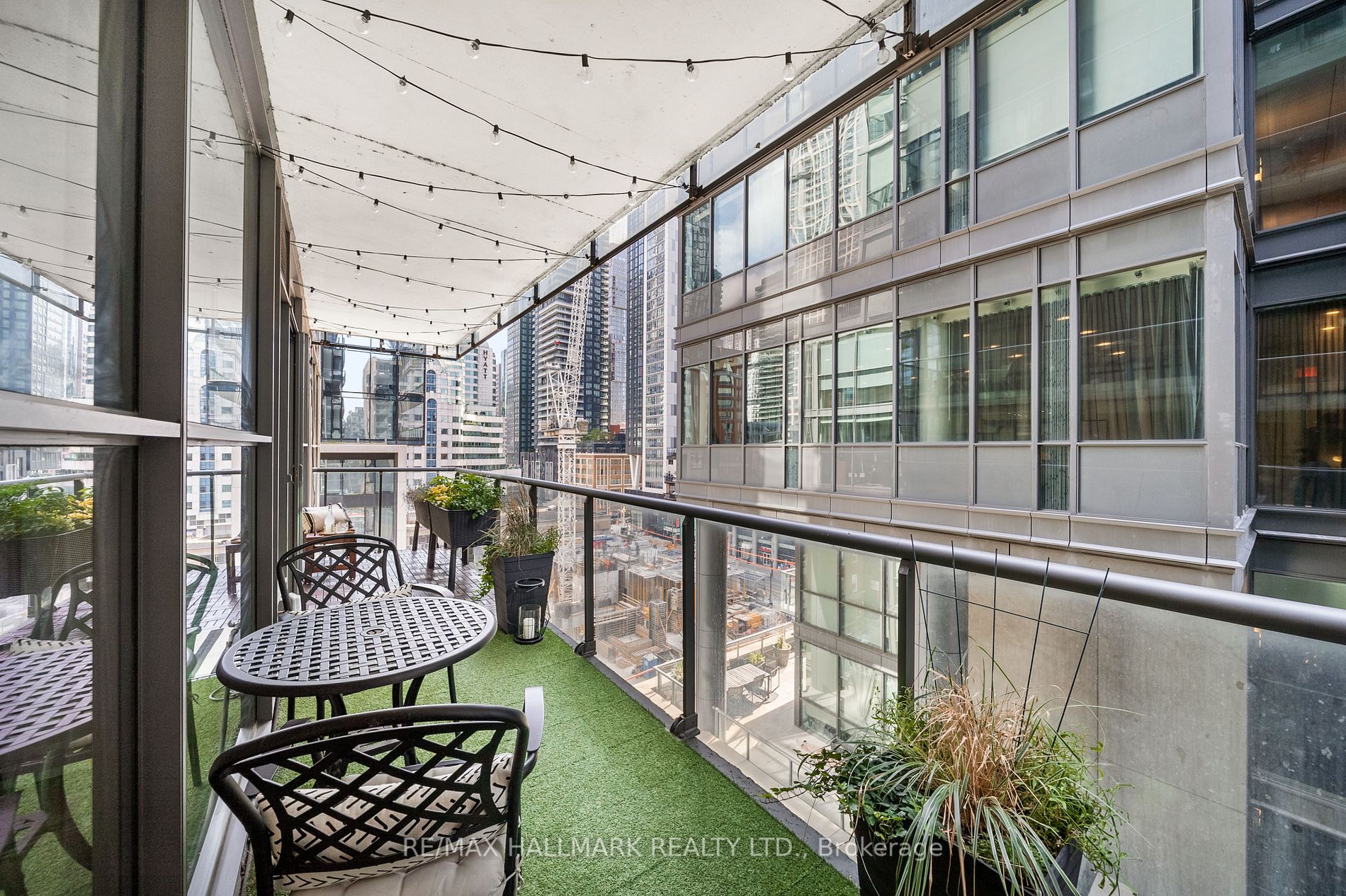 25 Oxley St, #808