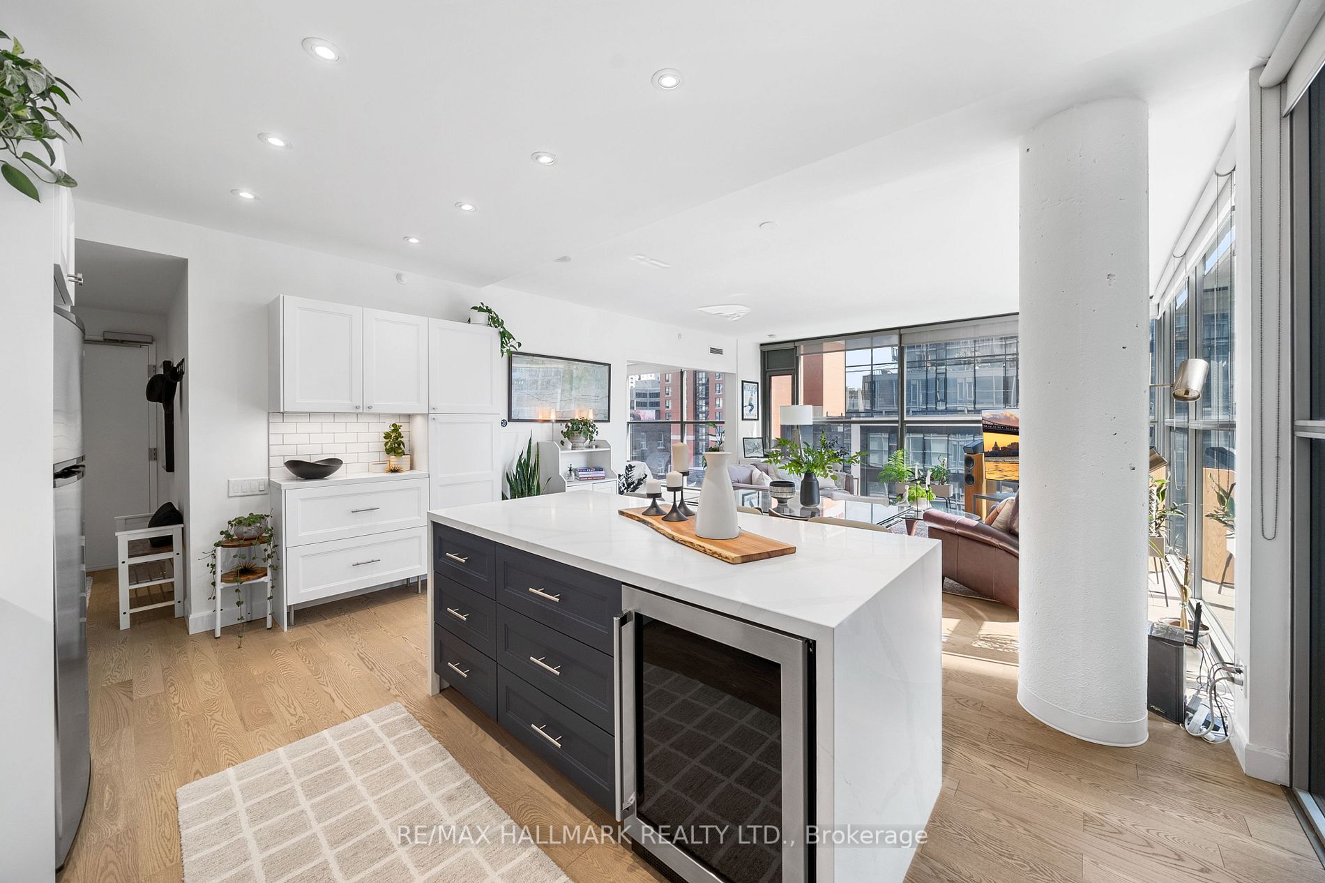 25 Oxley St, #808