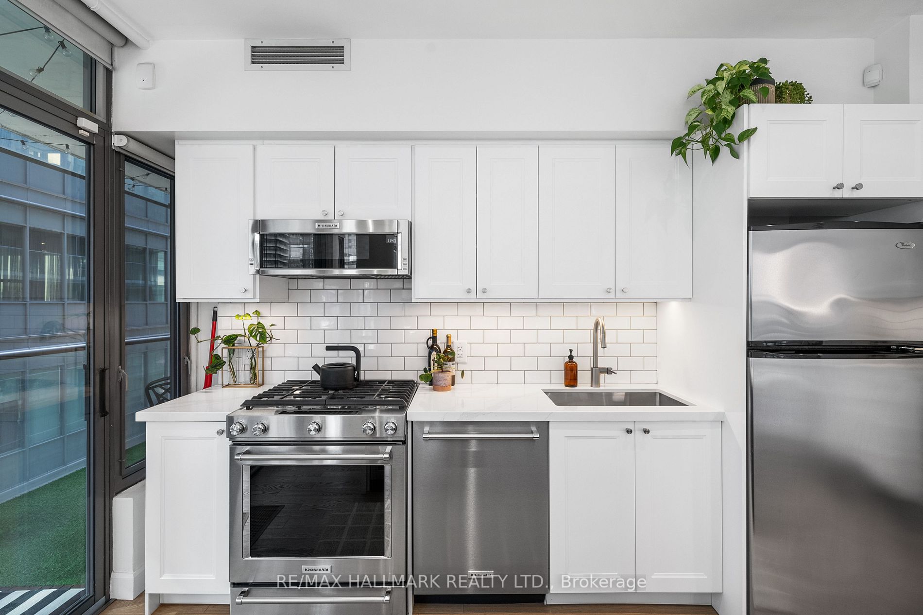 25 Oxley St, #808