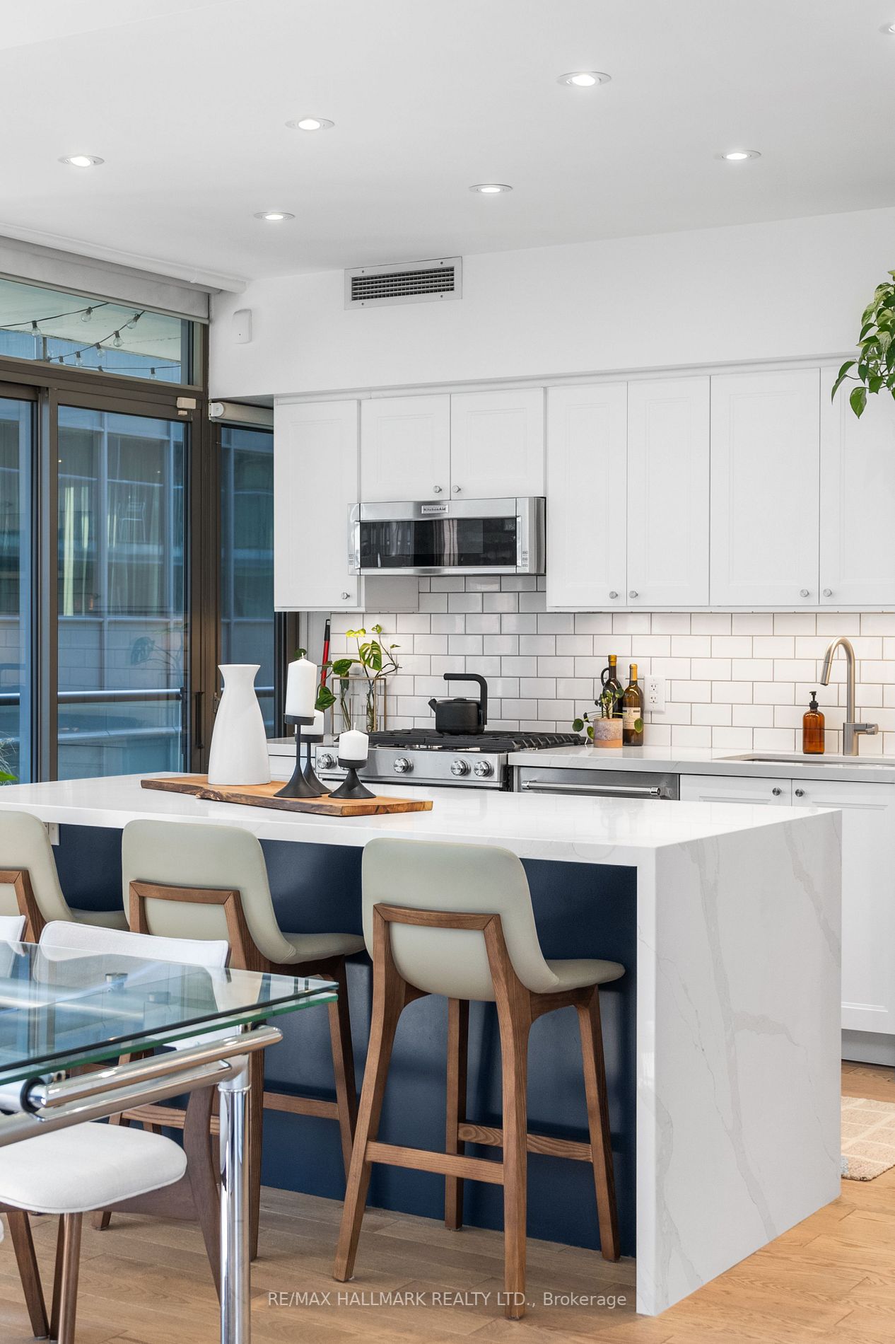 25 Oxley St, #808