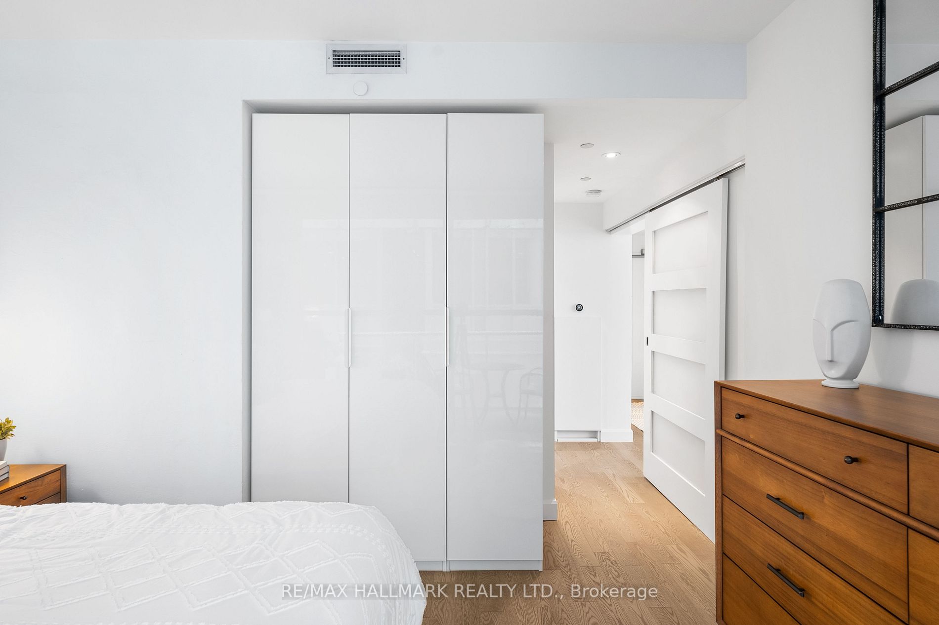 25 Oxley St, #808