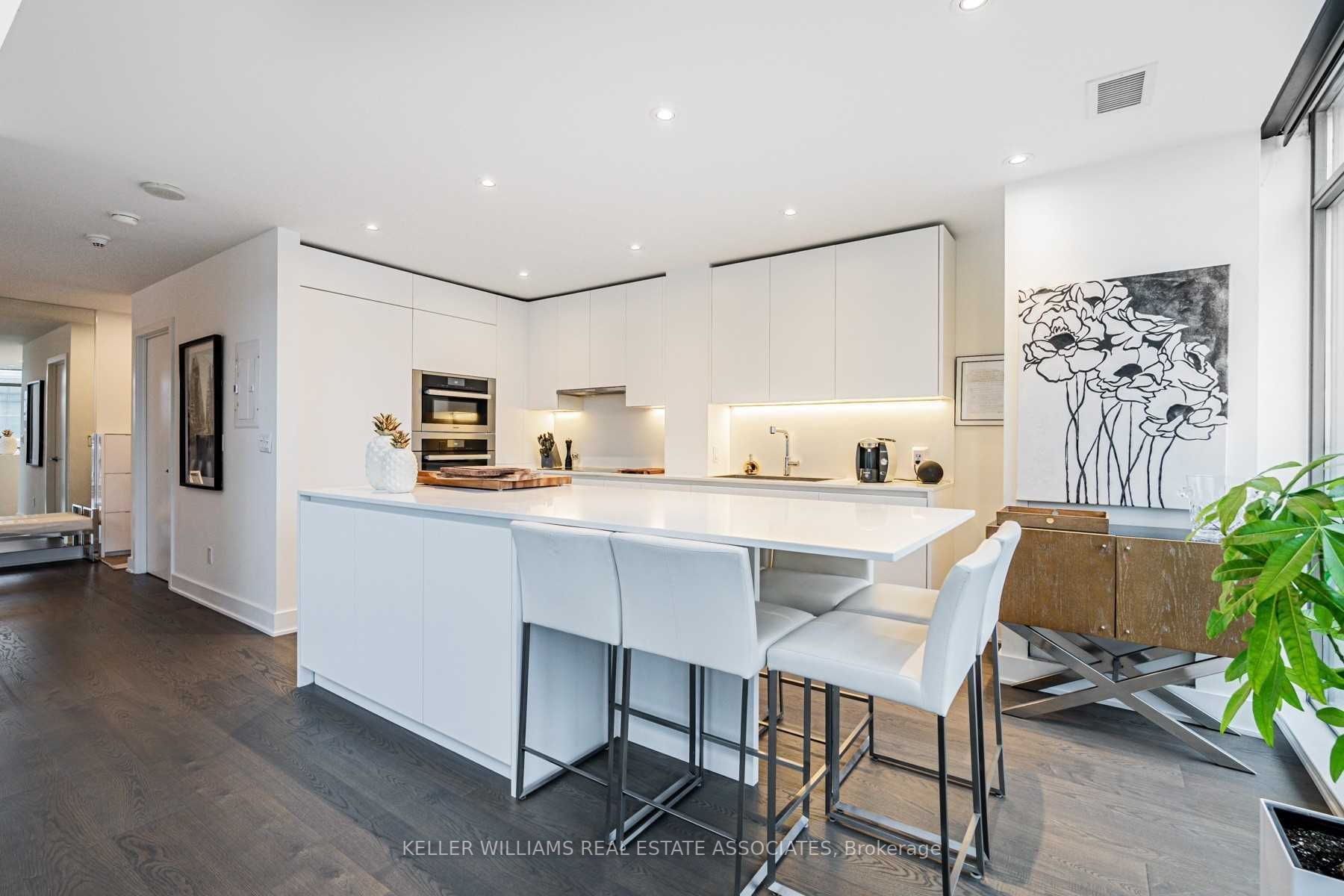 637 Lake Shore Blvd, #627