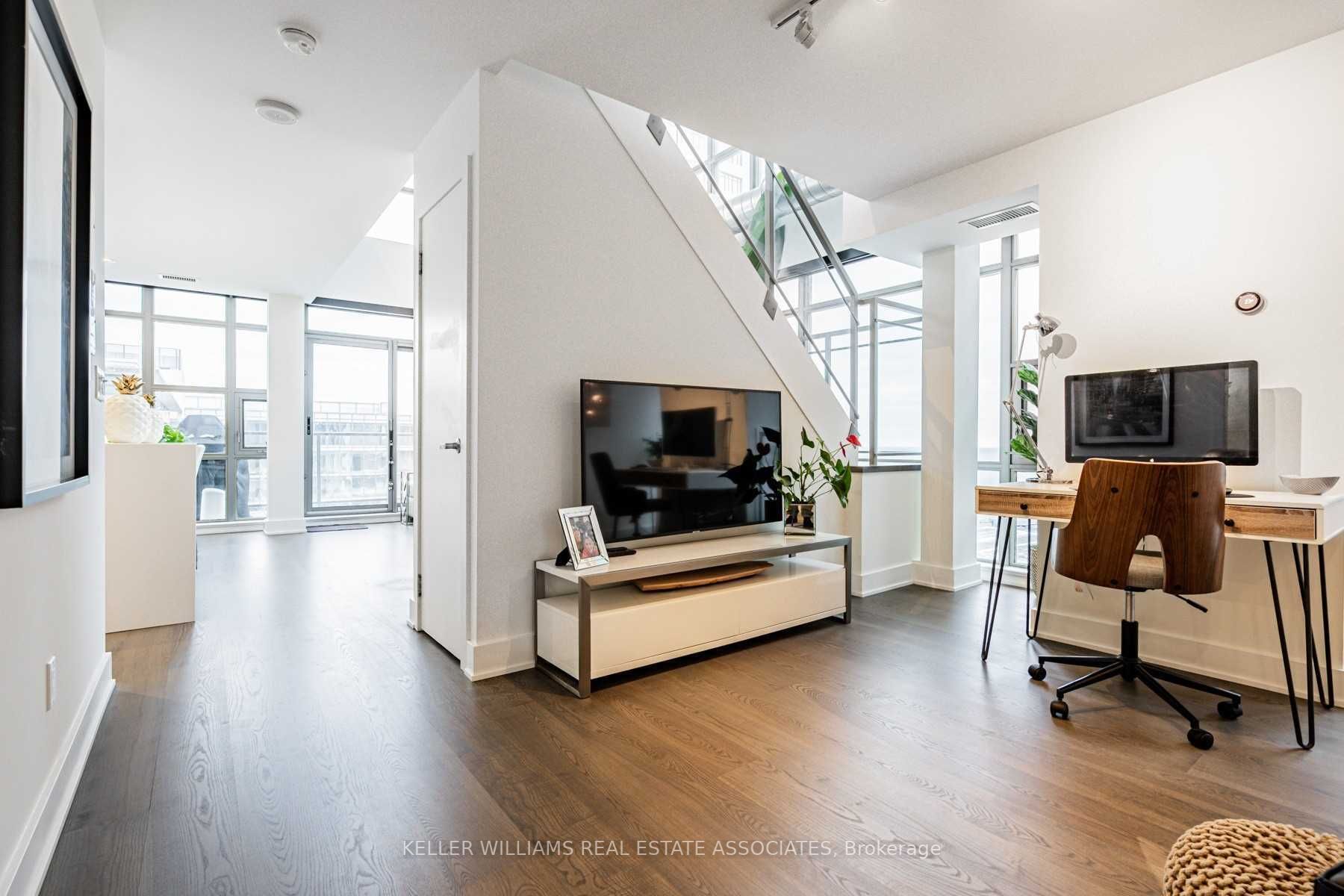 637 Lake Shore Blvd, #627
