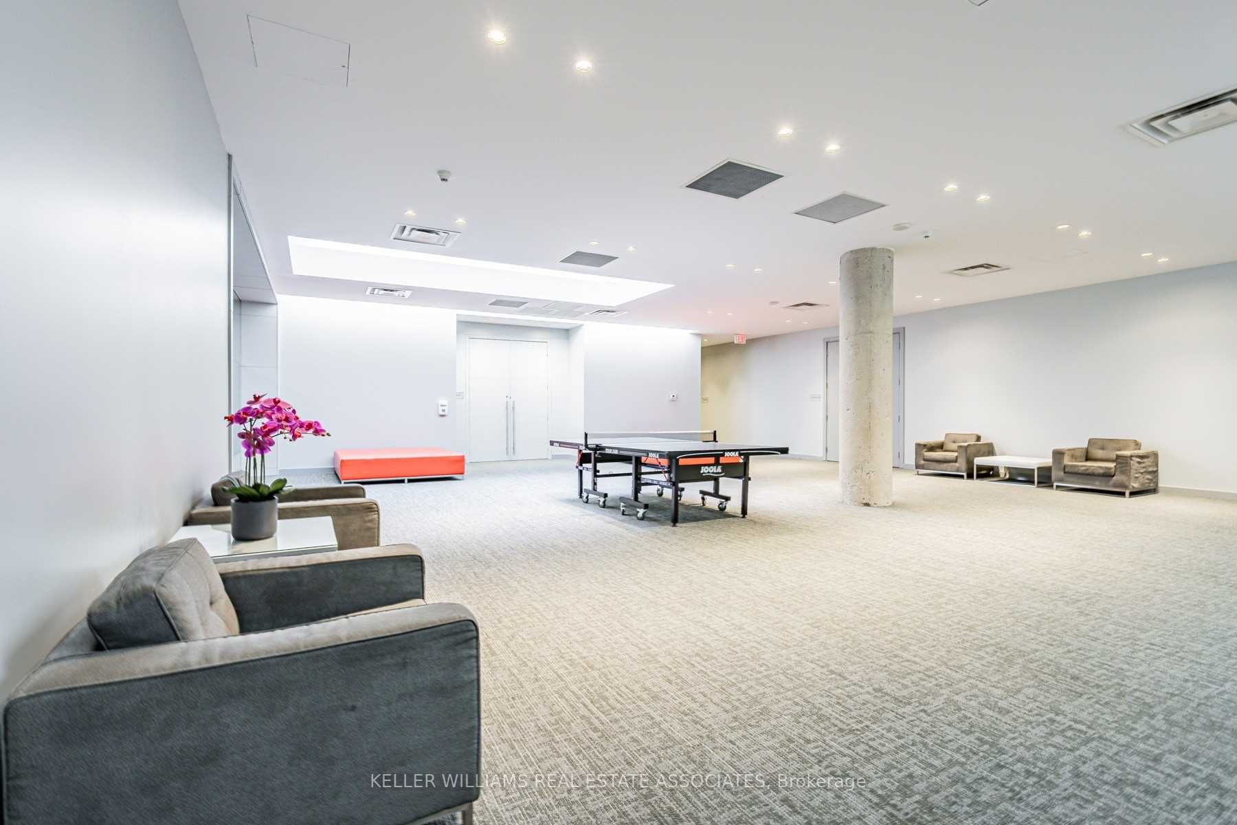 637 Lake Shore Blvd, #627
