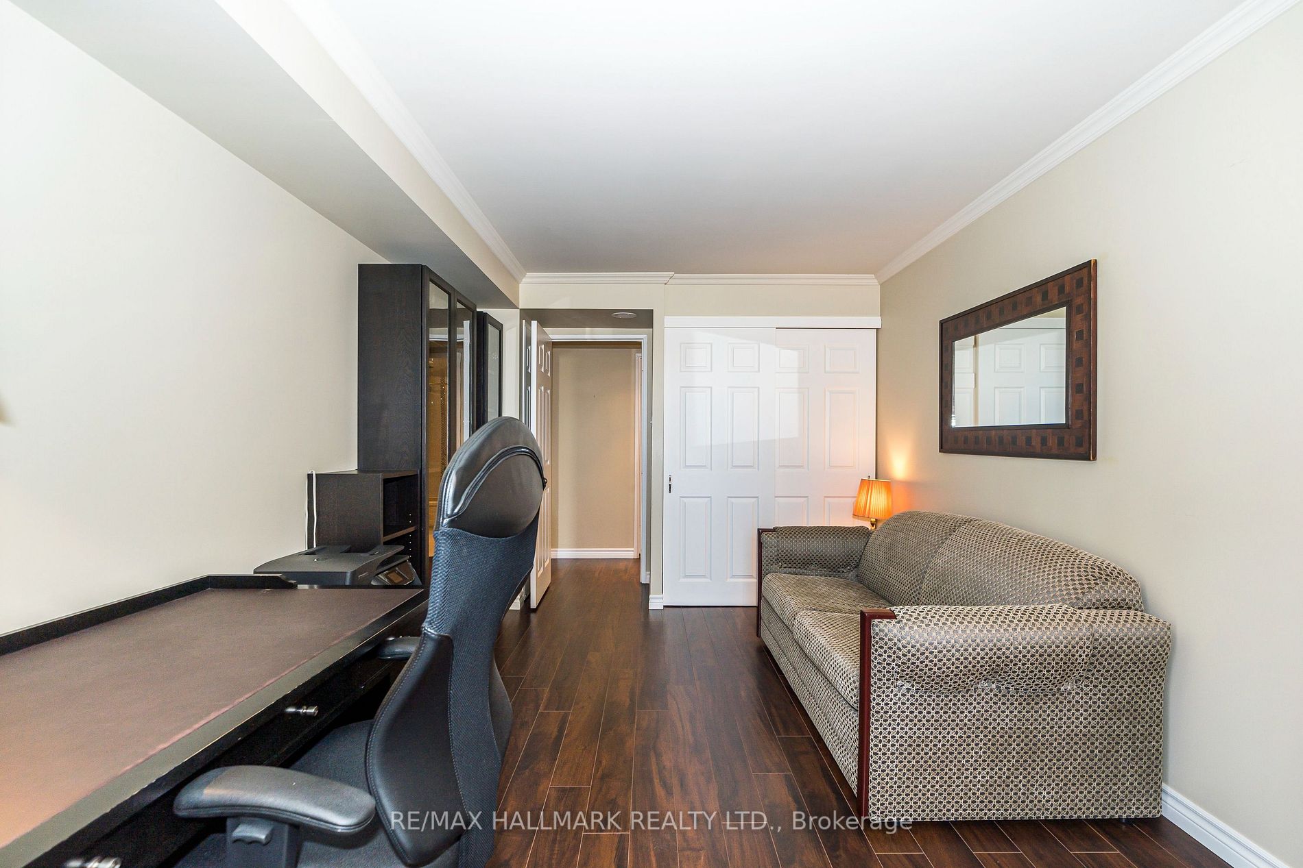 701 King St W, #802