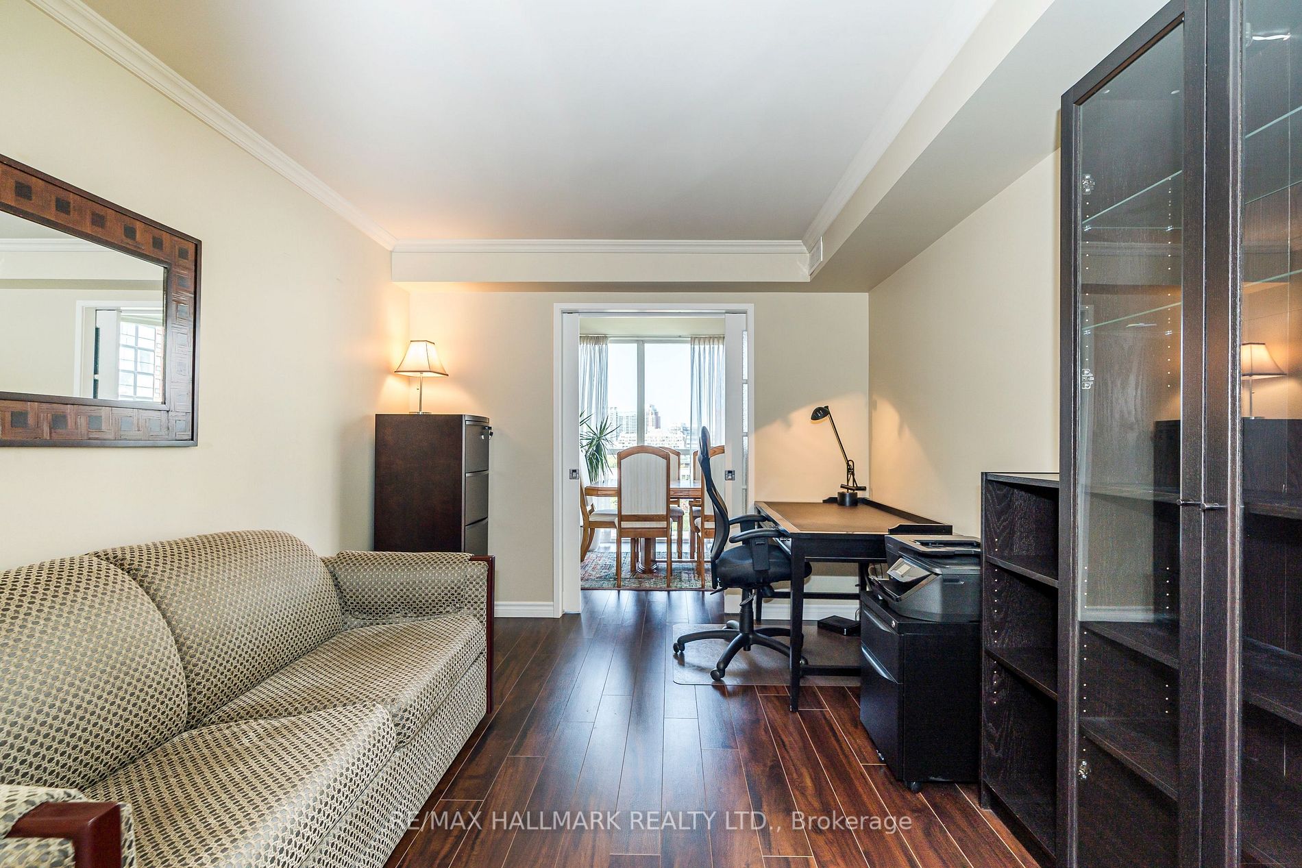 701 King St W, #802