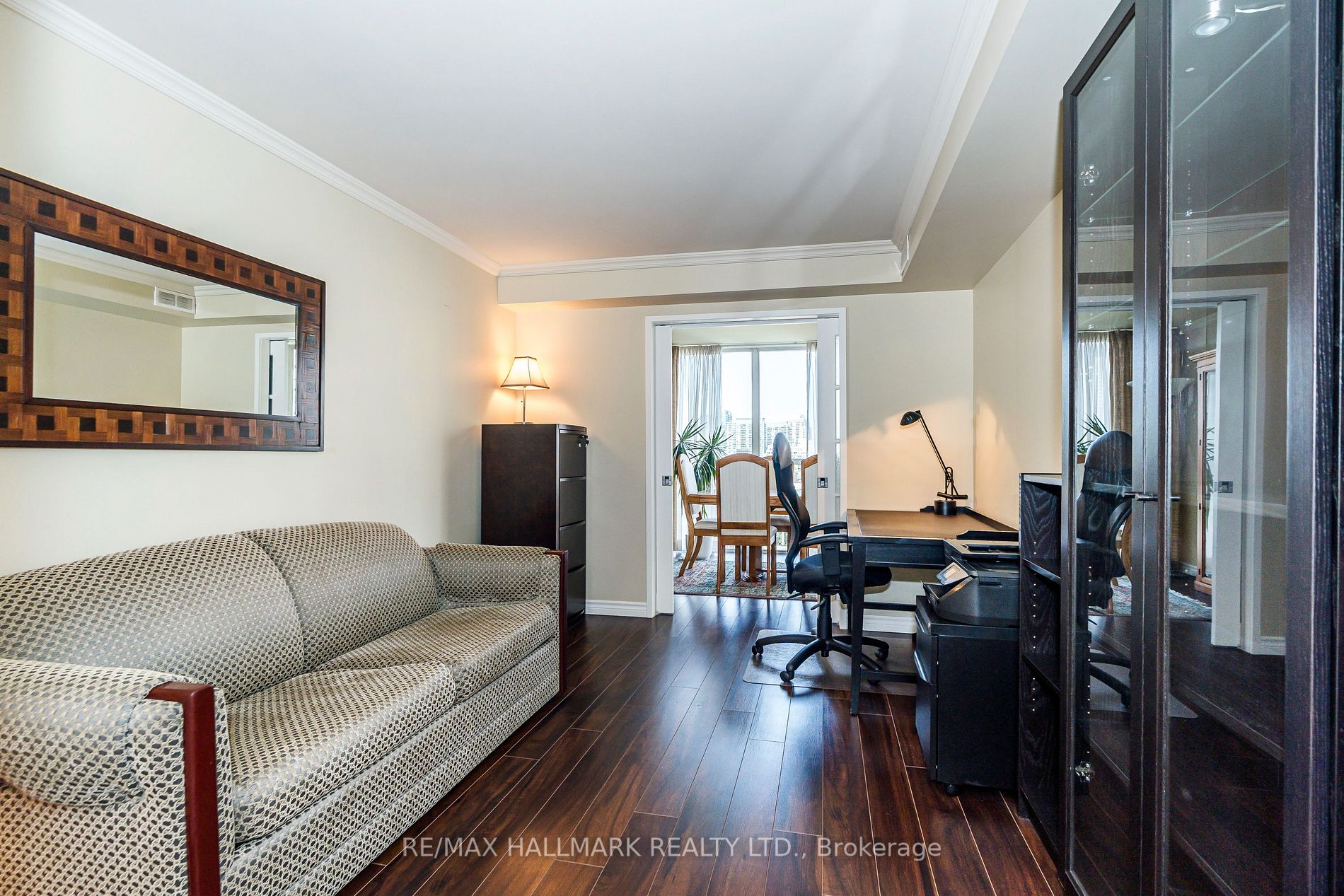 701 King St W, #802