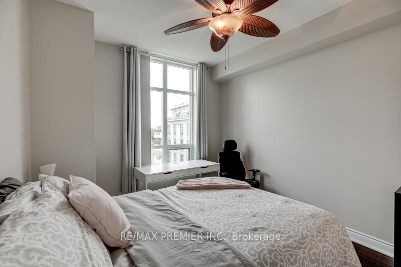 10 Bloorview Pl, #1012