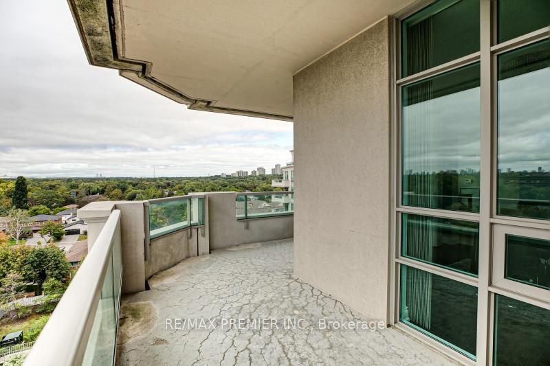 10 Bloorview Pl, #1012