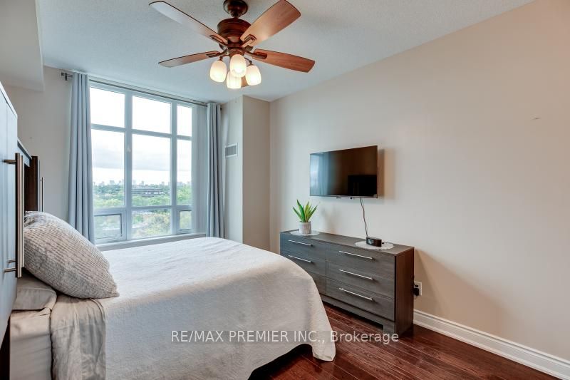 10 Bloorview Pl, #1012