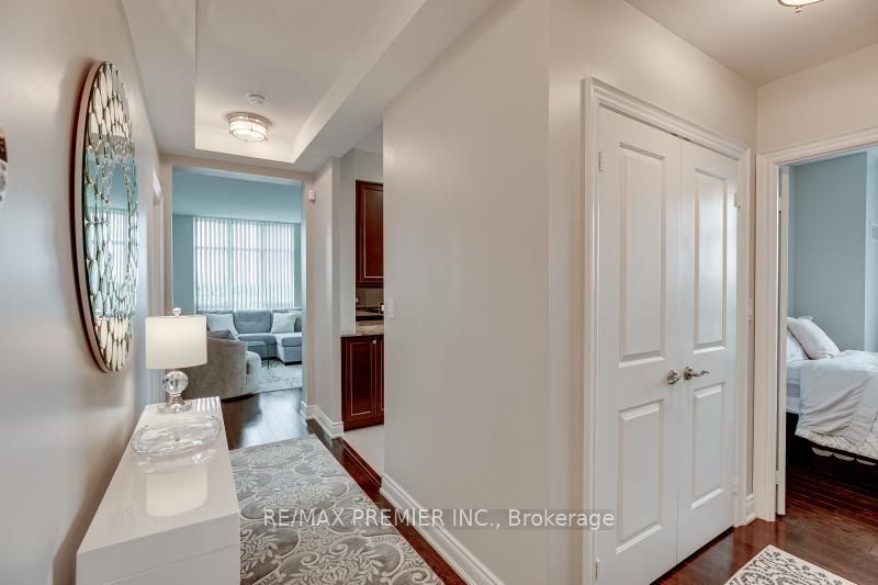 10 Bloorview Pl, #1012