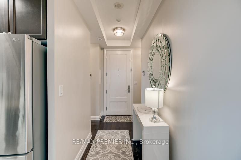 10 Bloorview Pl, #1012