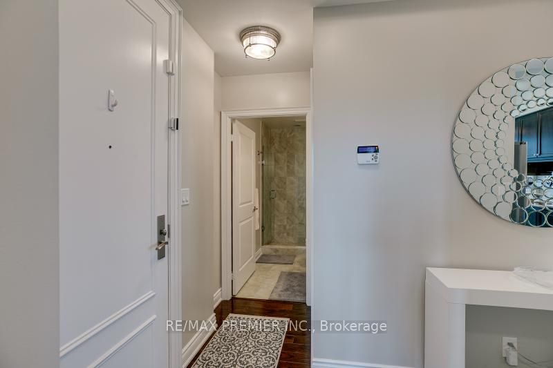 10 Bloorview Pl, #1012