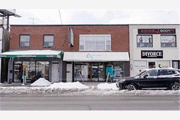 1936 Avenue Rd, Toronto