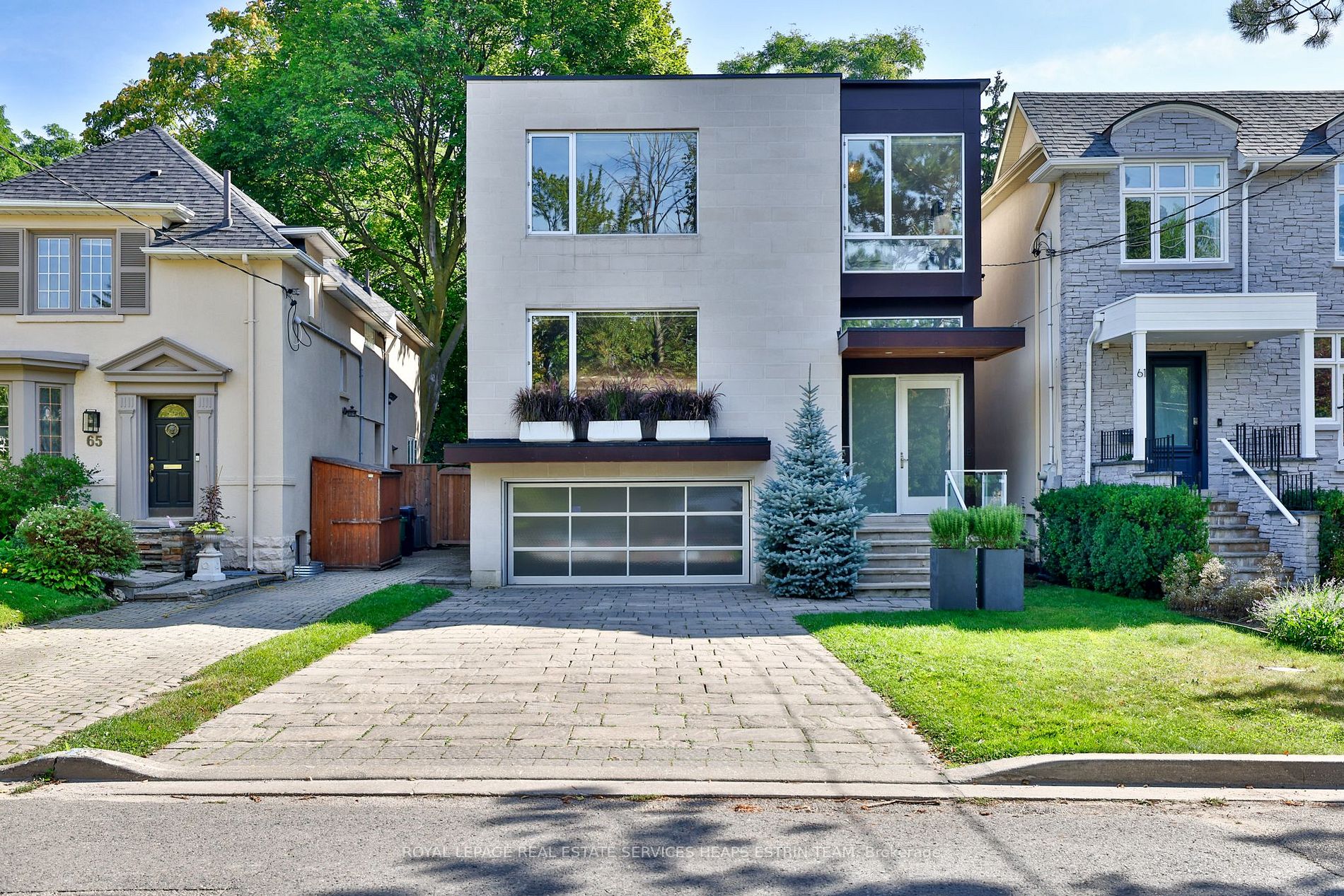 63 Douglas Cres