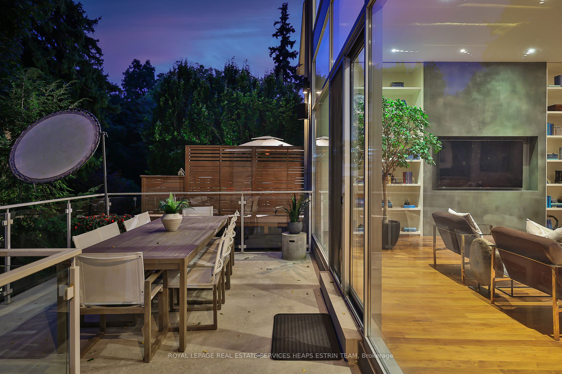 63 Douglas Cres