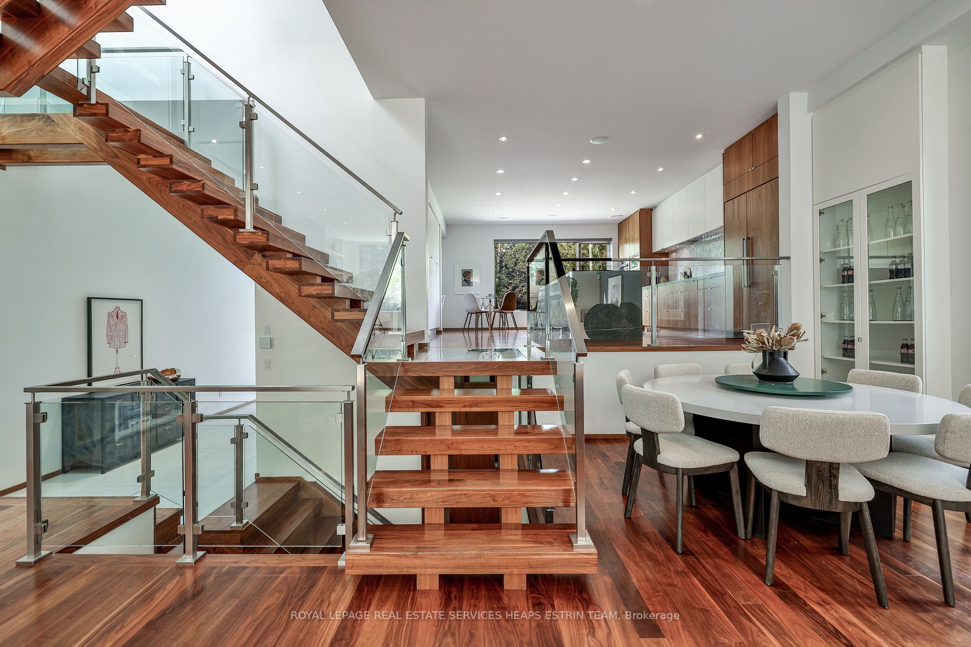 63 Douglas Cres