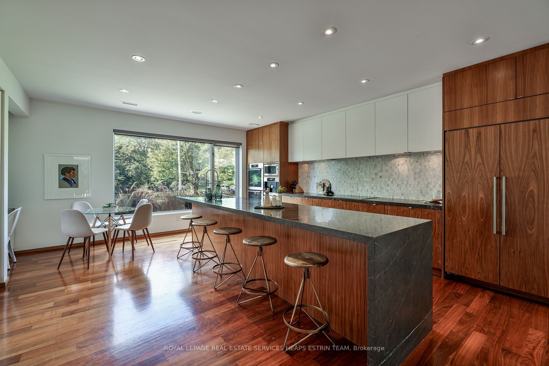 63 Douglas Cres