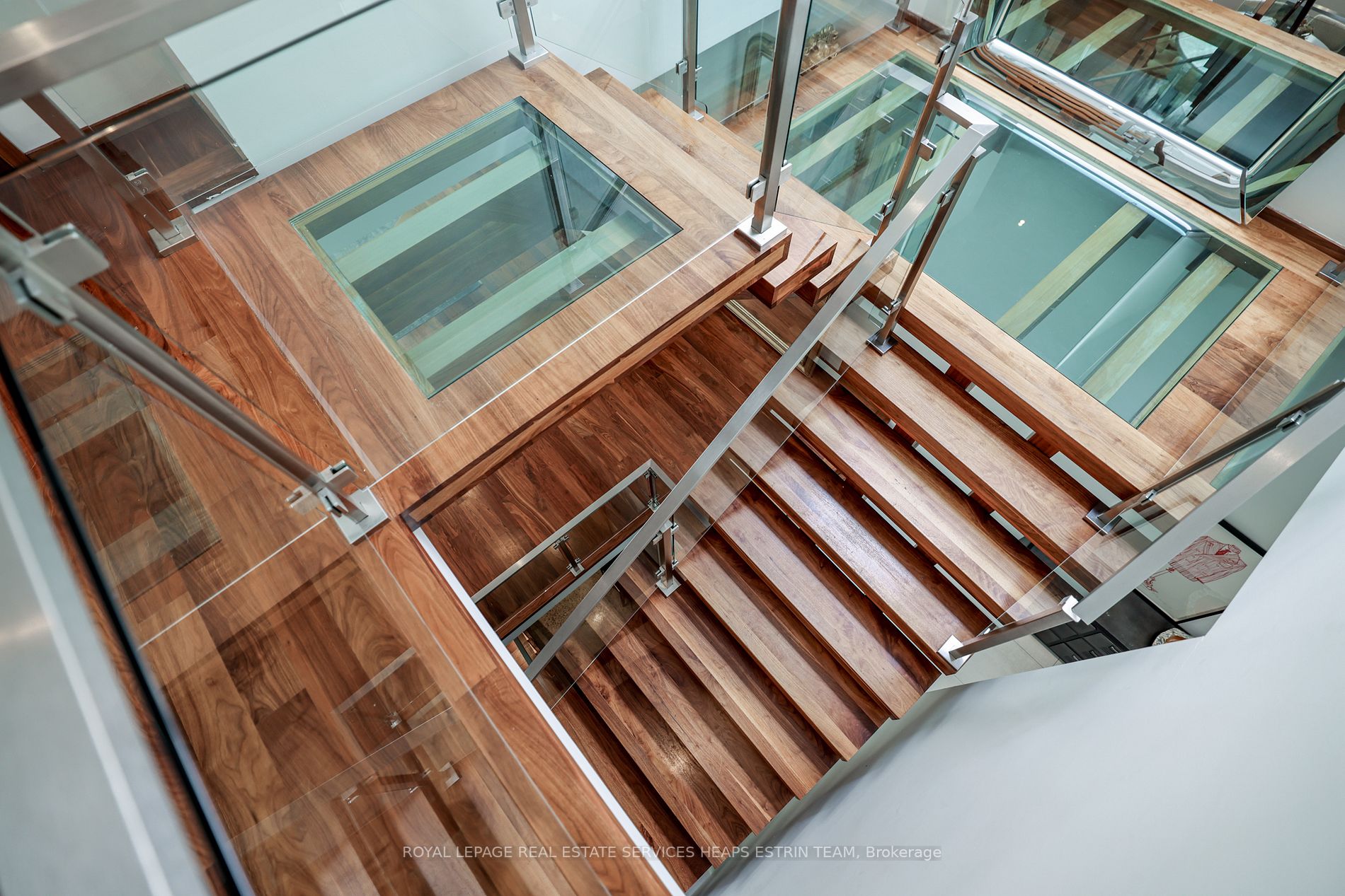63 Douglas Cres