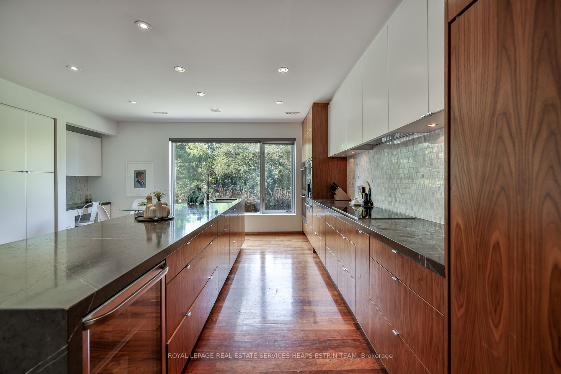 63 Douglas Cres