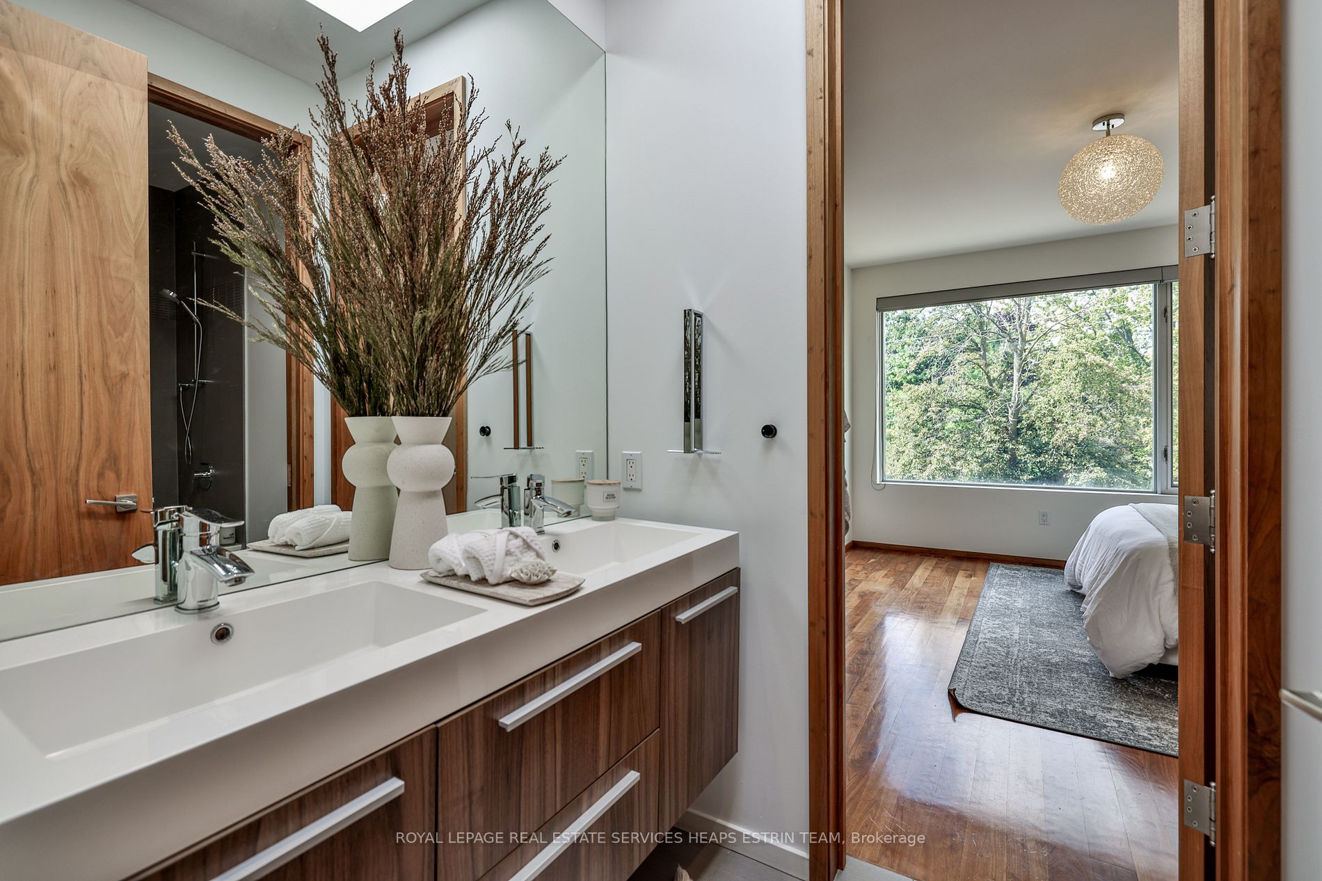 63 Douglas Cres