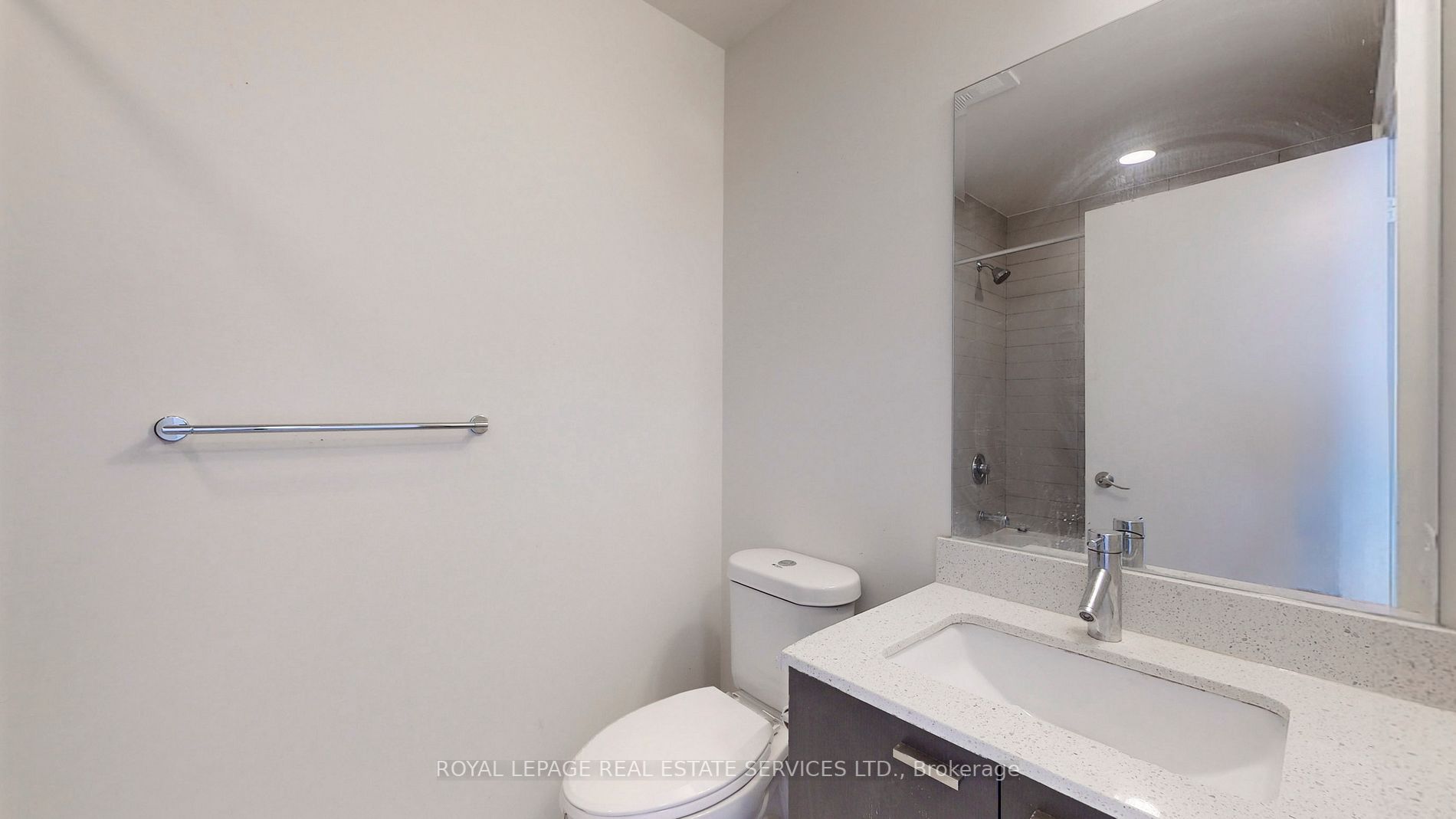 30 Roehampton Ave, #413
