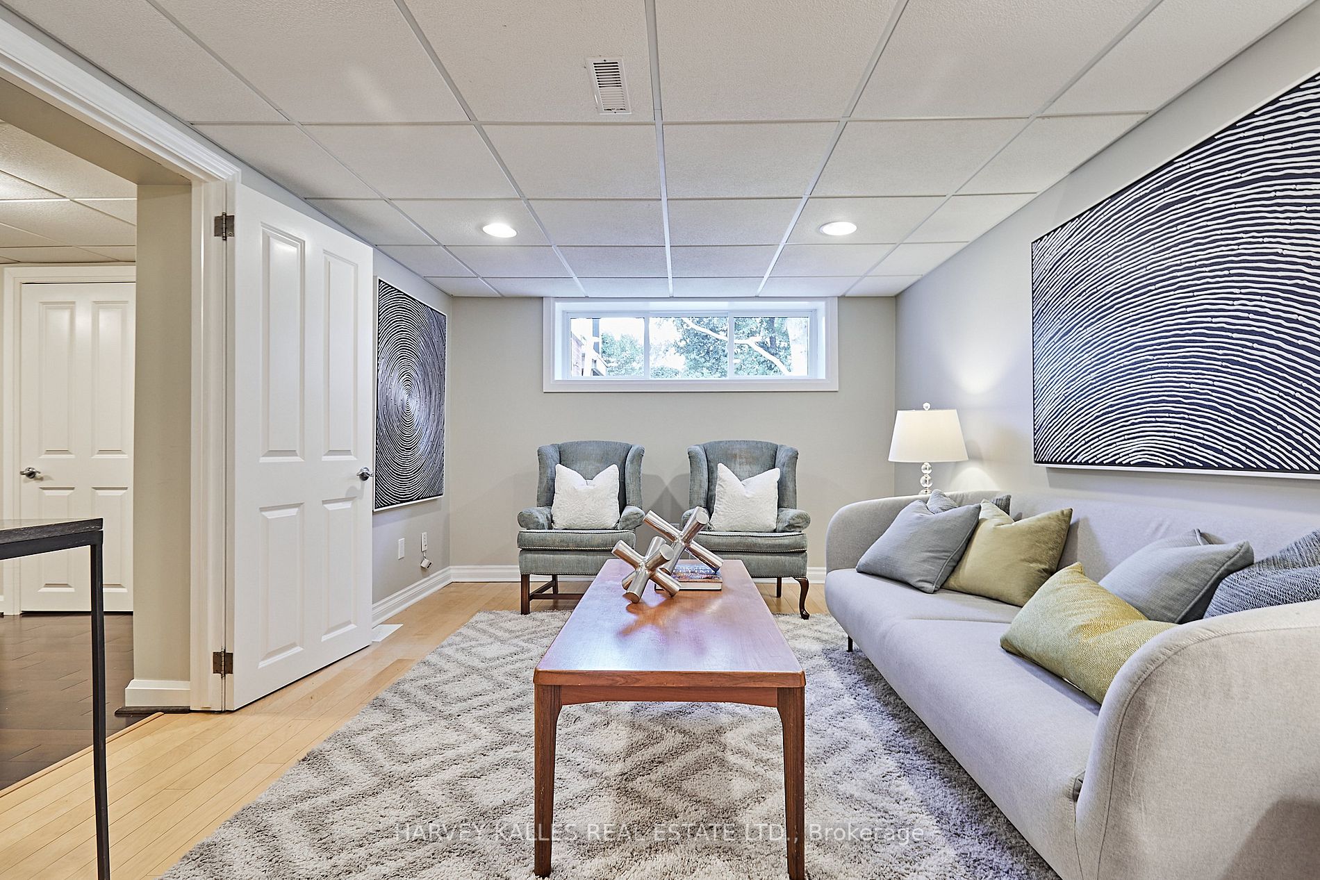 39 Cedarbank Crescent