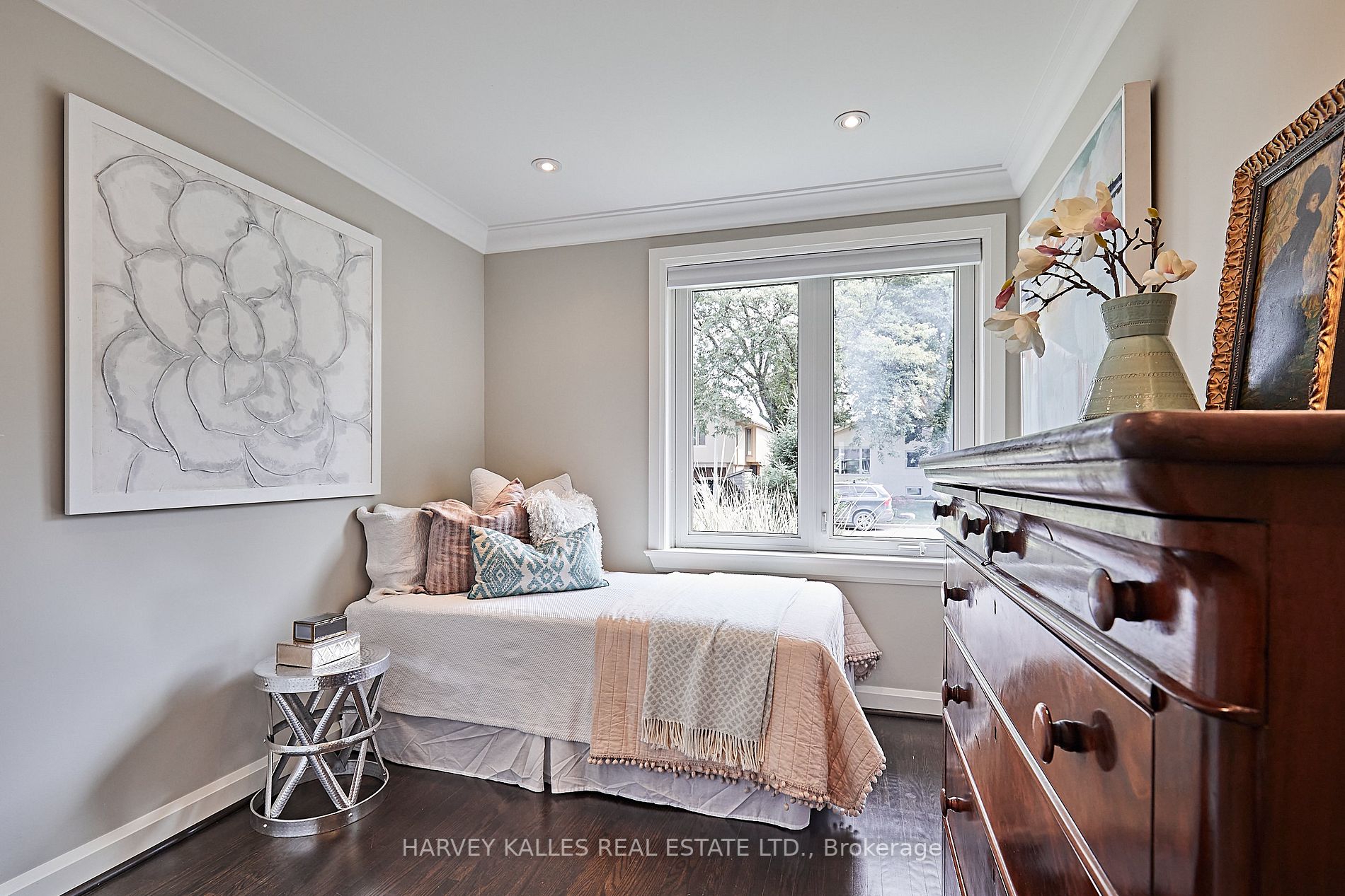 39 Cedarbank Crescent