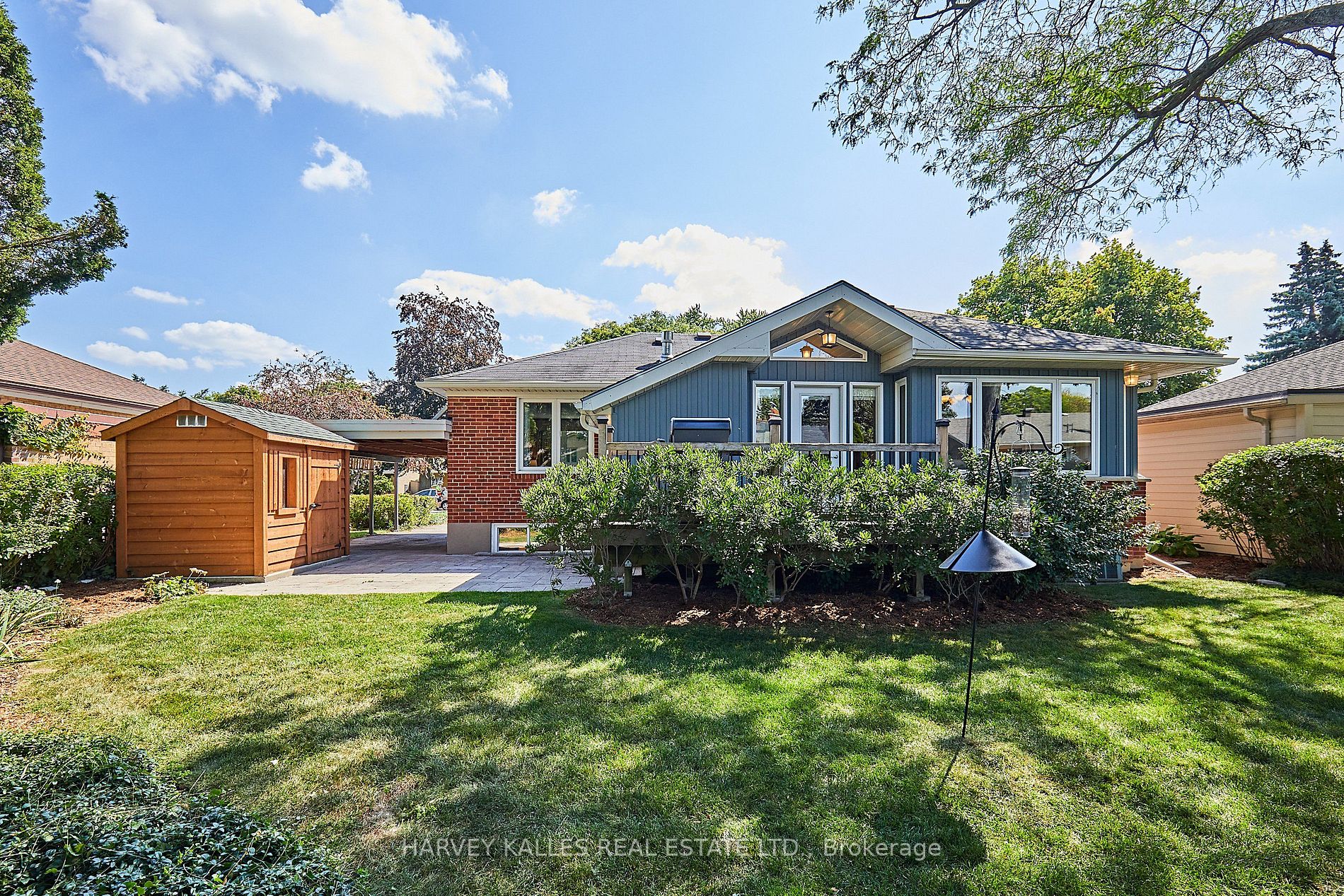 39 Cedarbank Crescent