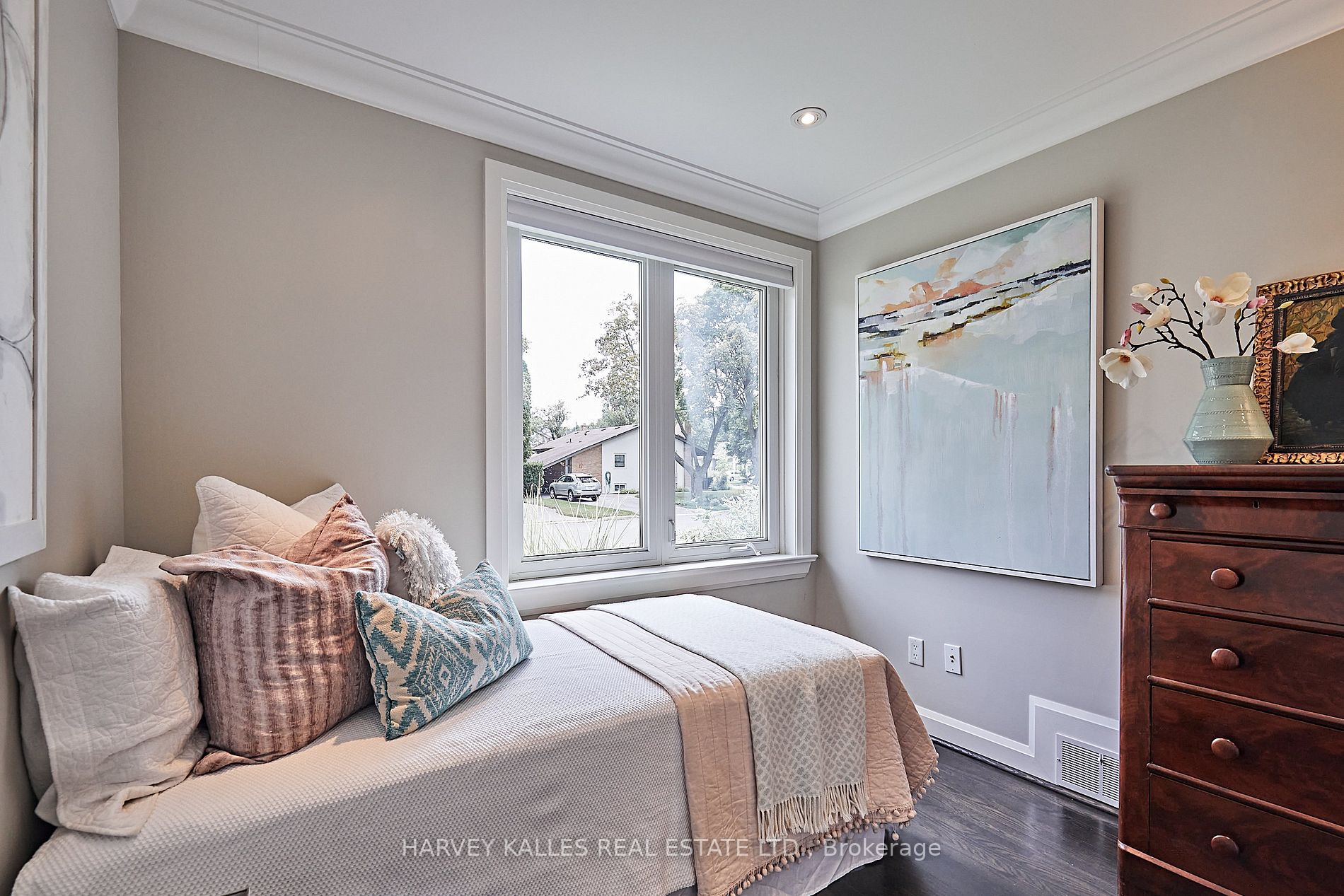 39 Cedarbank Crescent