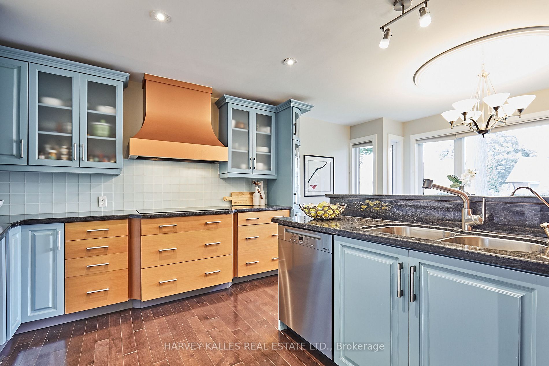 39 Cedarbank Crescent