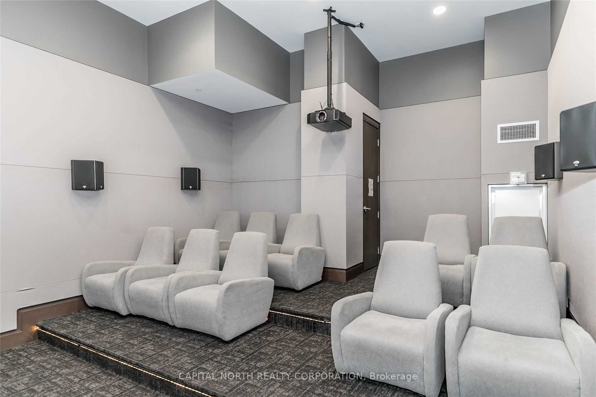23 glebe Road W, #206