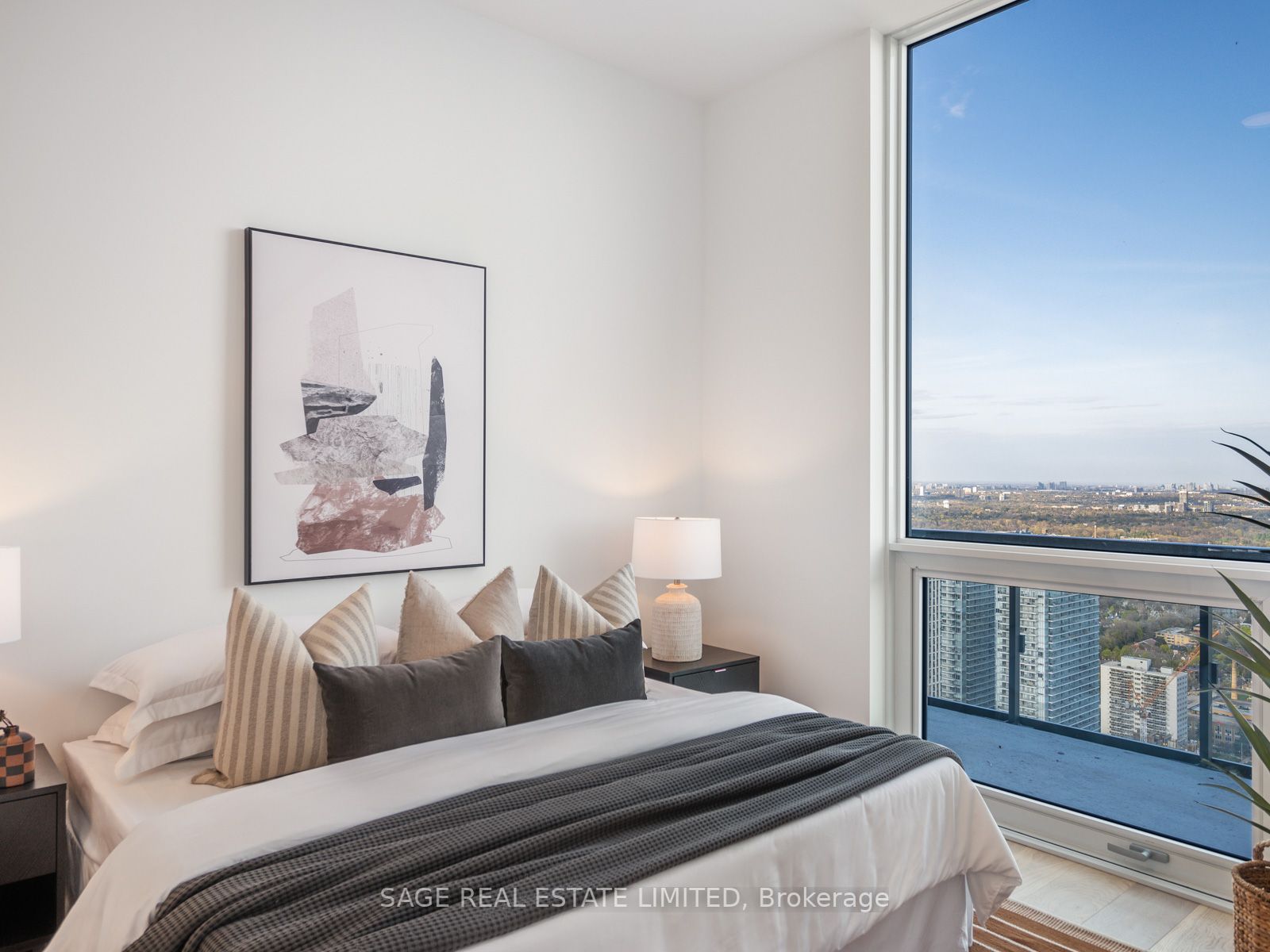 39 Roehampton Ave, #4602