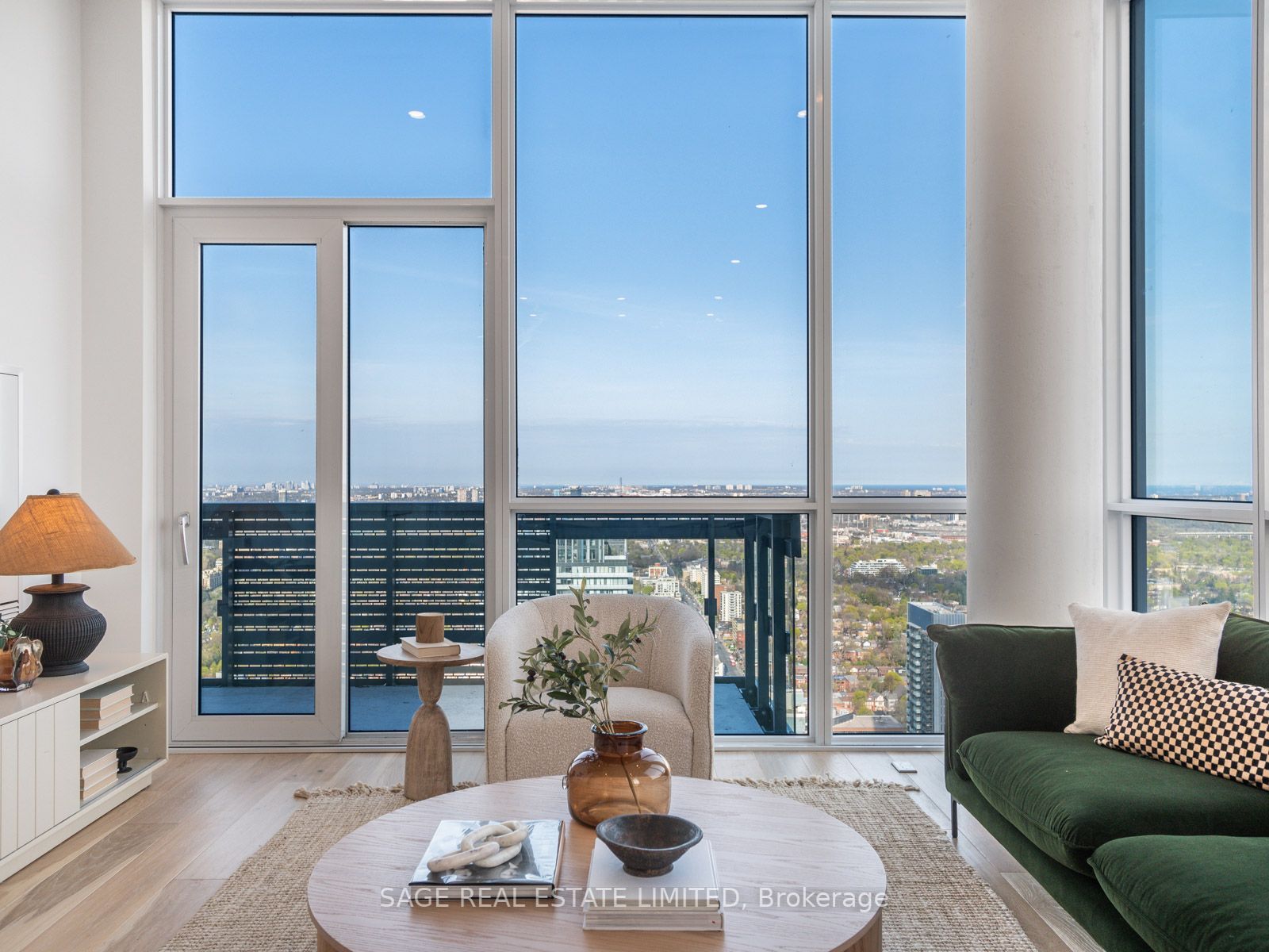 39 Roehampton Ave, #4602