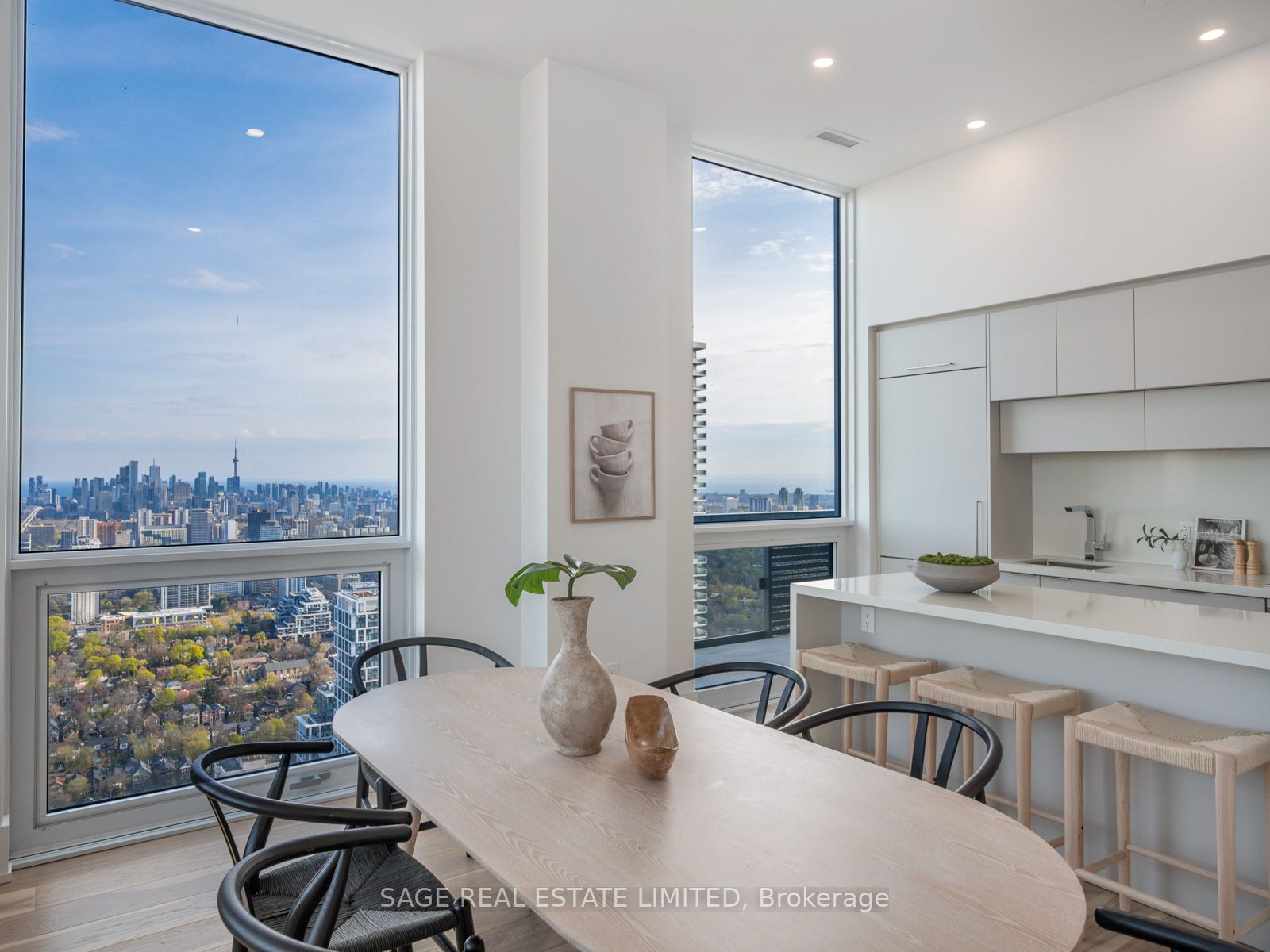 39 Roehampton Ave, #4602