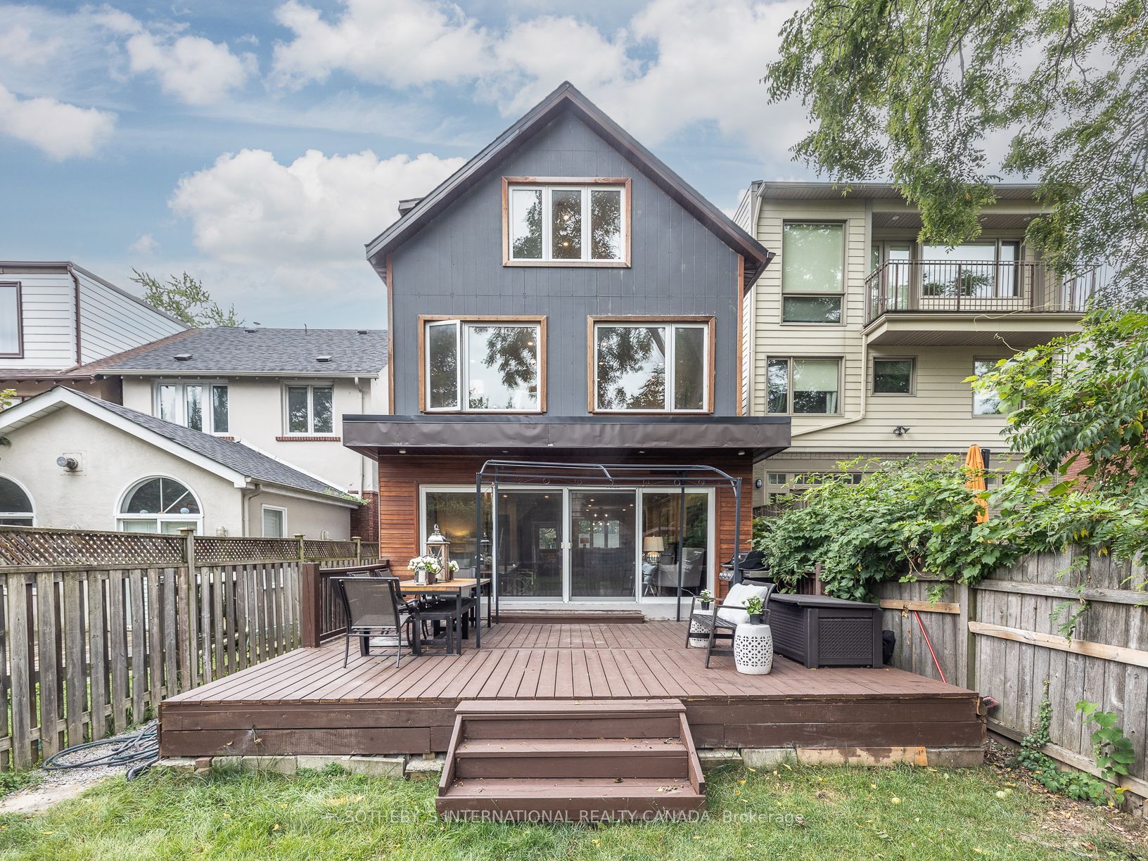 272 Sheldrake Boulevard