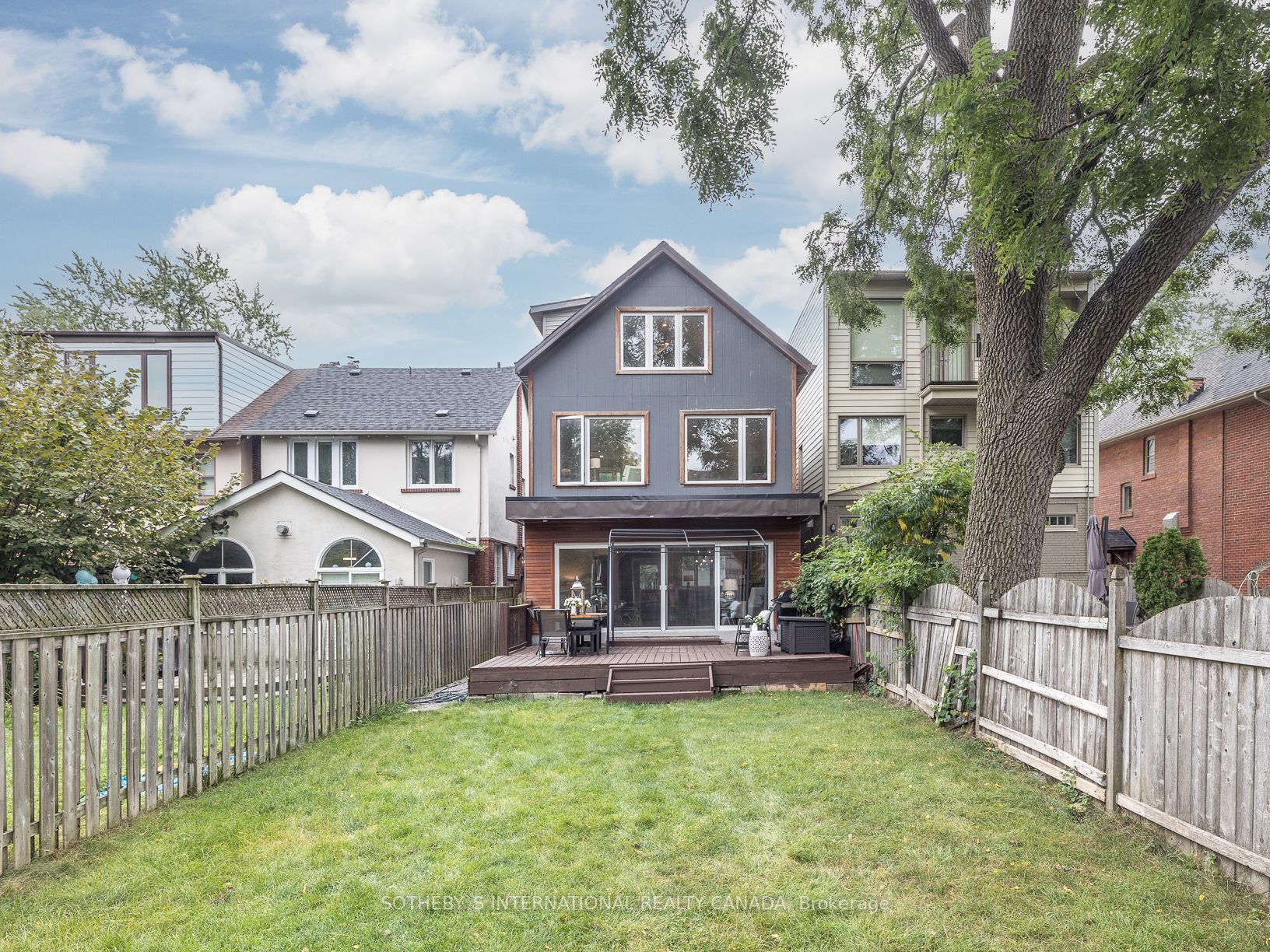 272 Sheldrake Boulevard