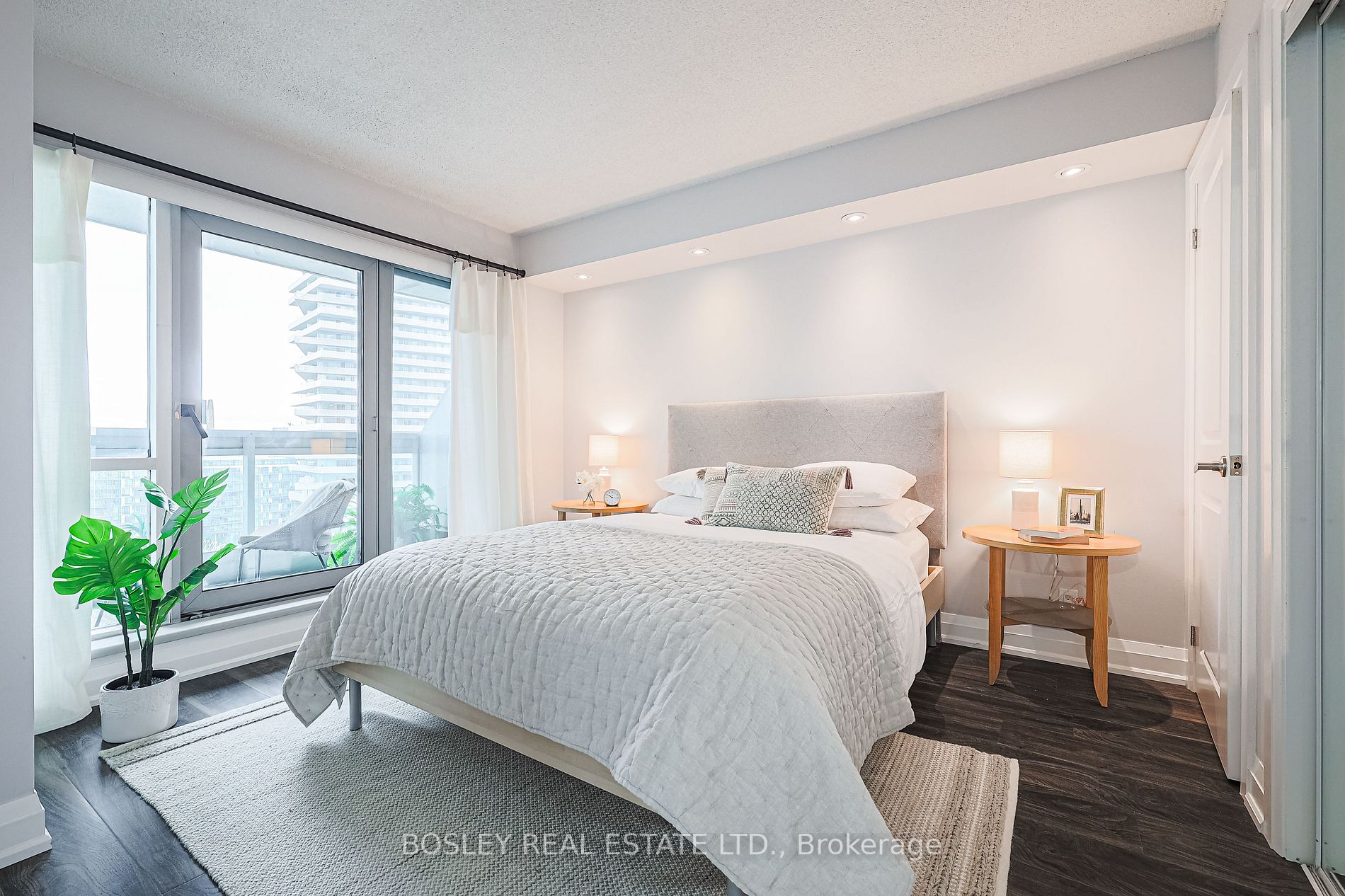 10 Queens Quay W, #1603