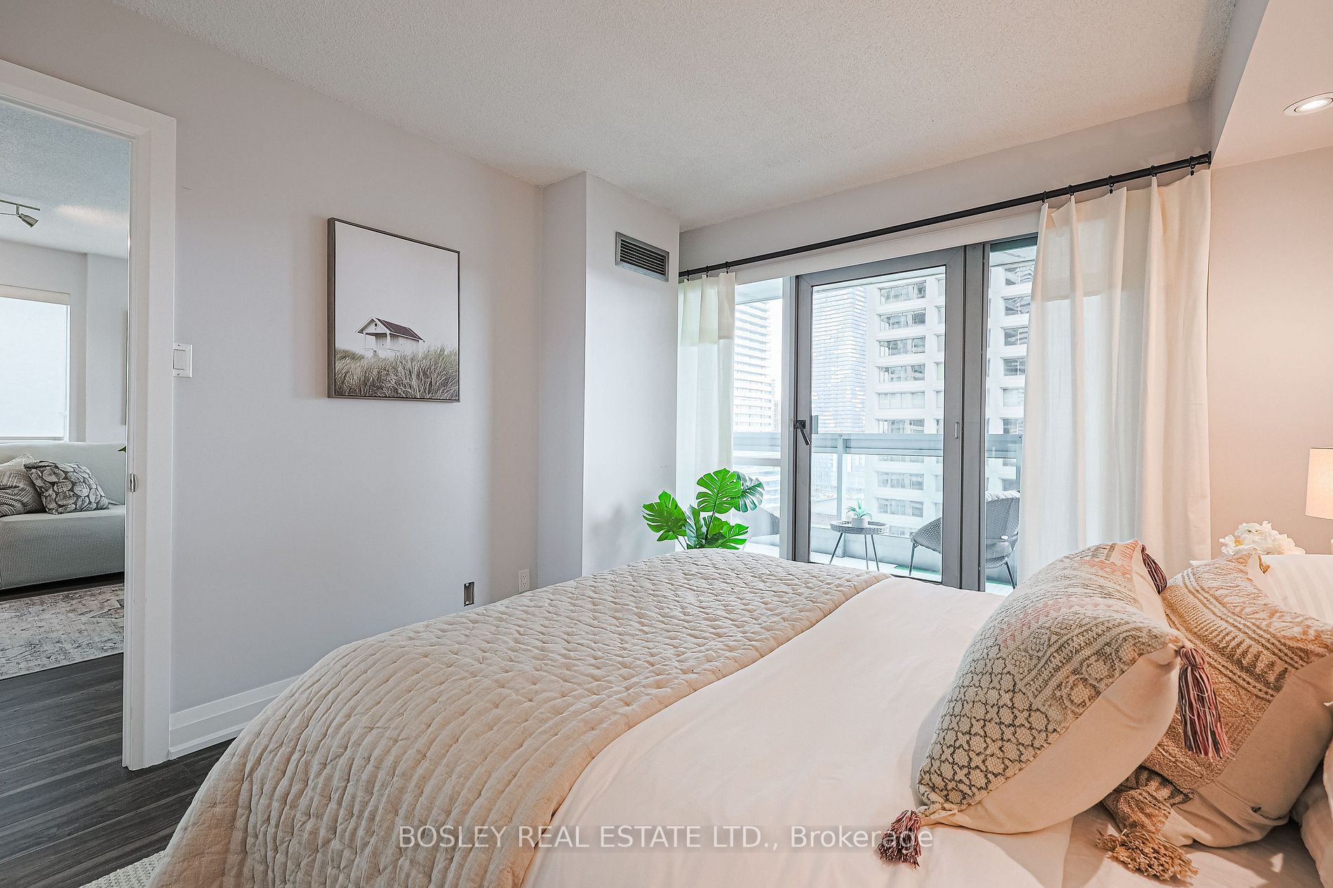 10 Queens Quay W, #1603