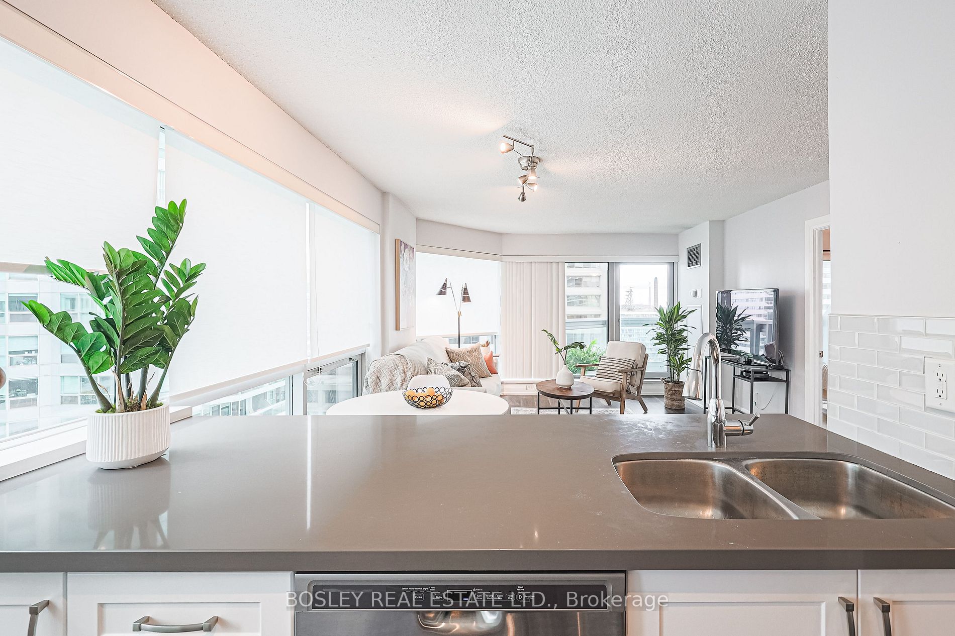 10 Queens Quay W, #1603