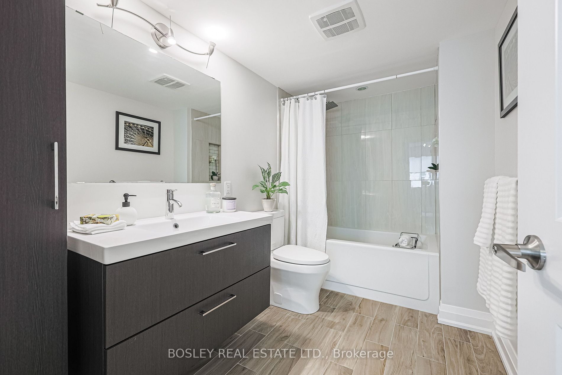 10 Queens Quay W, #1603