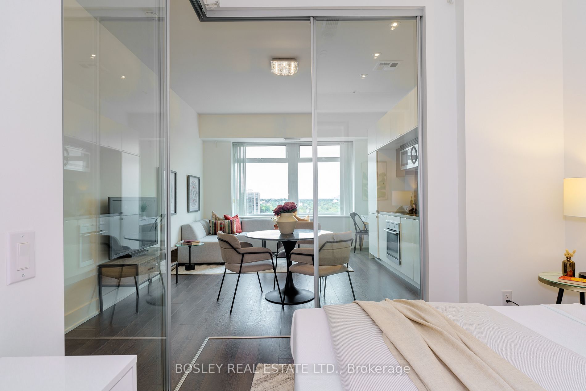 111 St Clair Ave W, #1423