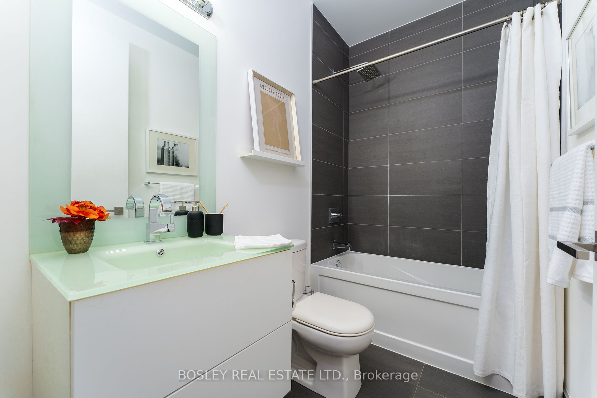 111 St Clair Ave W, #1423