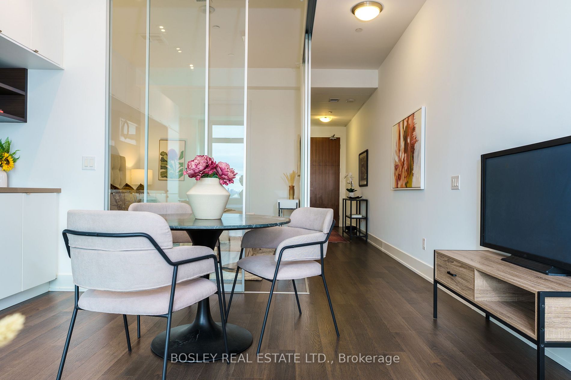 111 St Clair Ave W, #1423