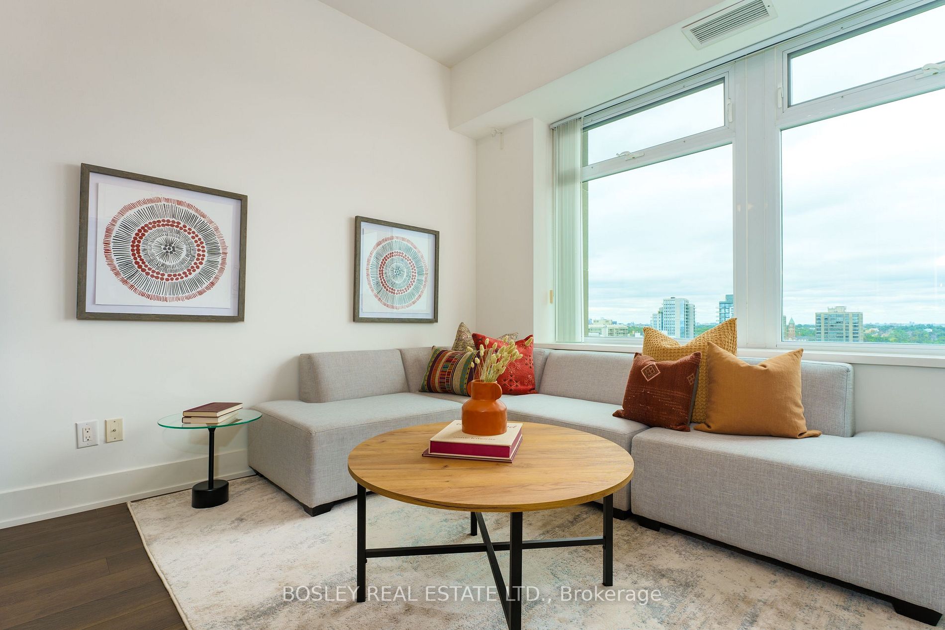 111 St Clair Ave W, #1423