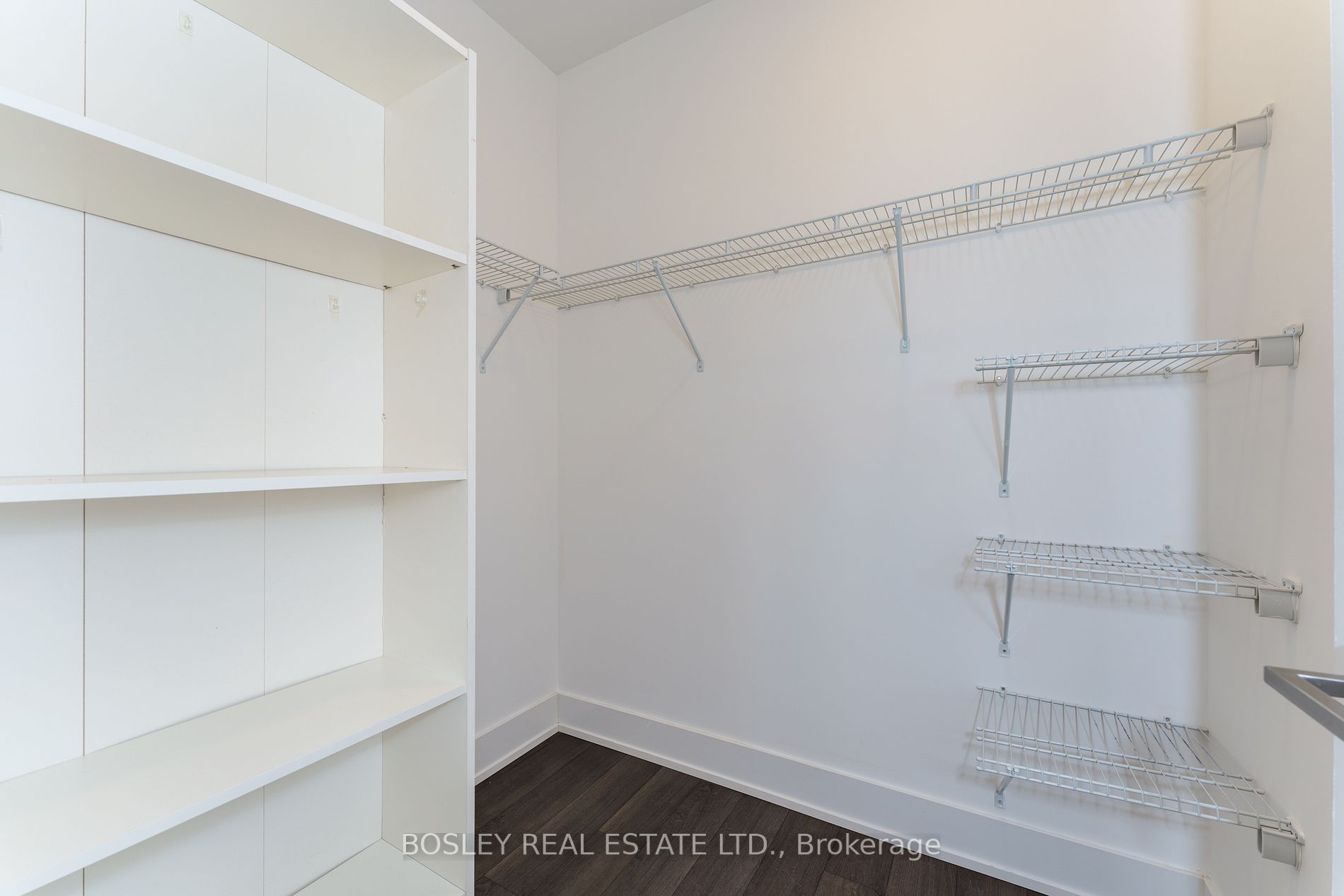 111 St Clair Ave W, #1423