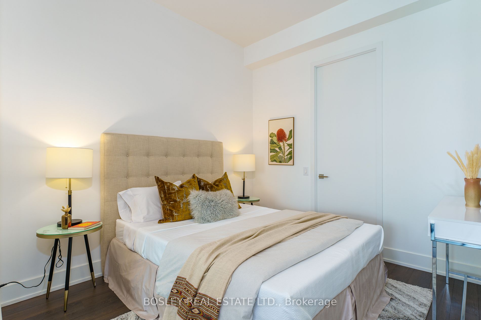 111 St Clair Ave W, #1423