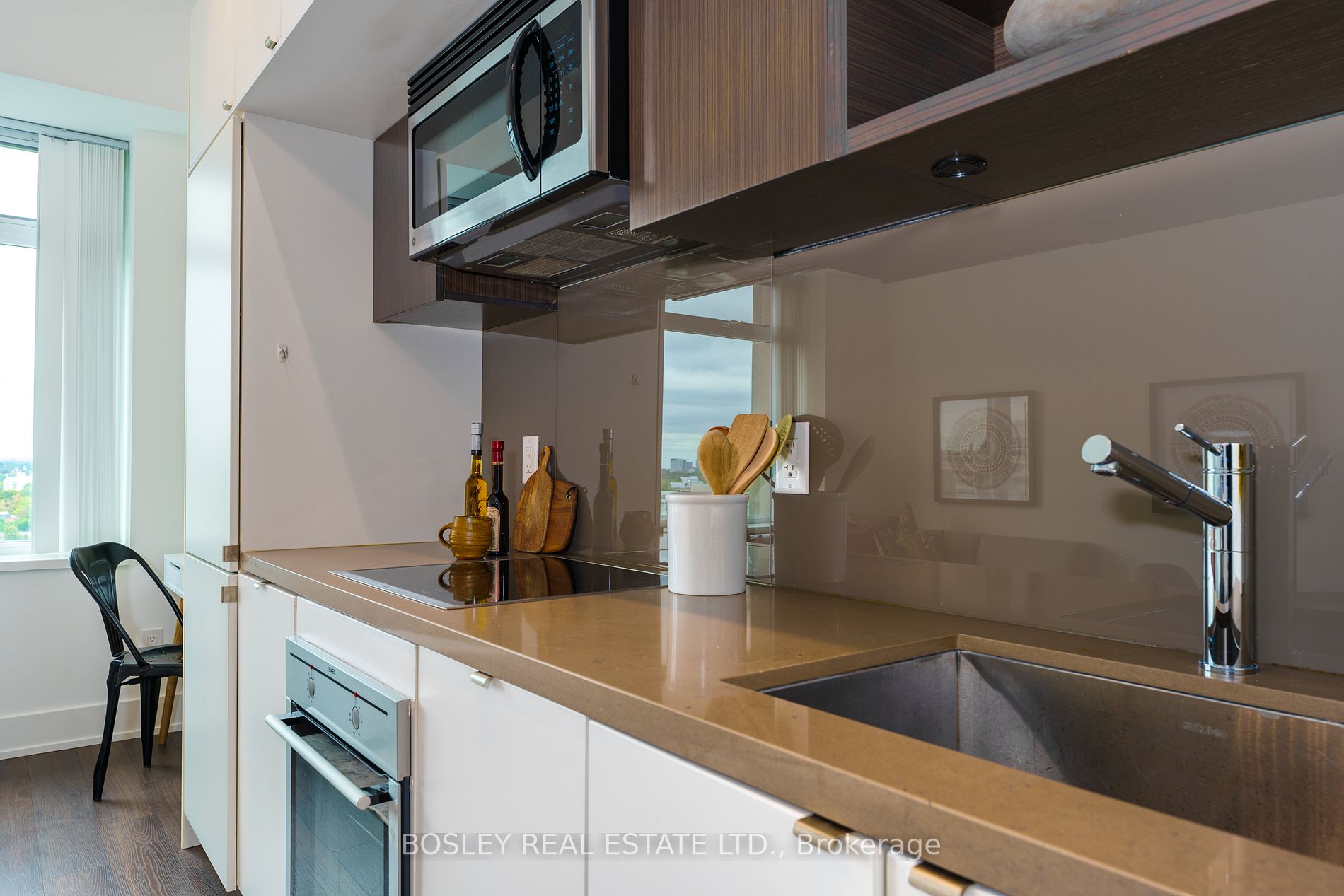 111 St Clair Ave W, #1423