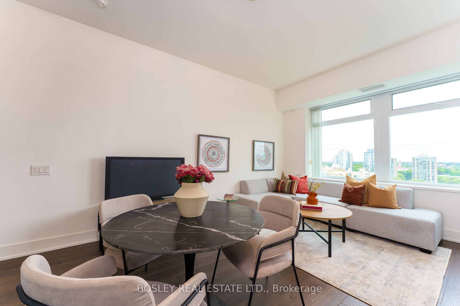 111 St Clair Ave W, #1423