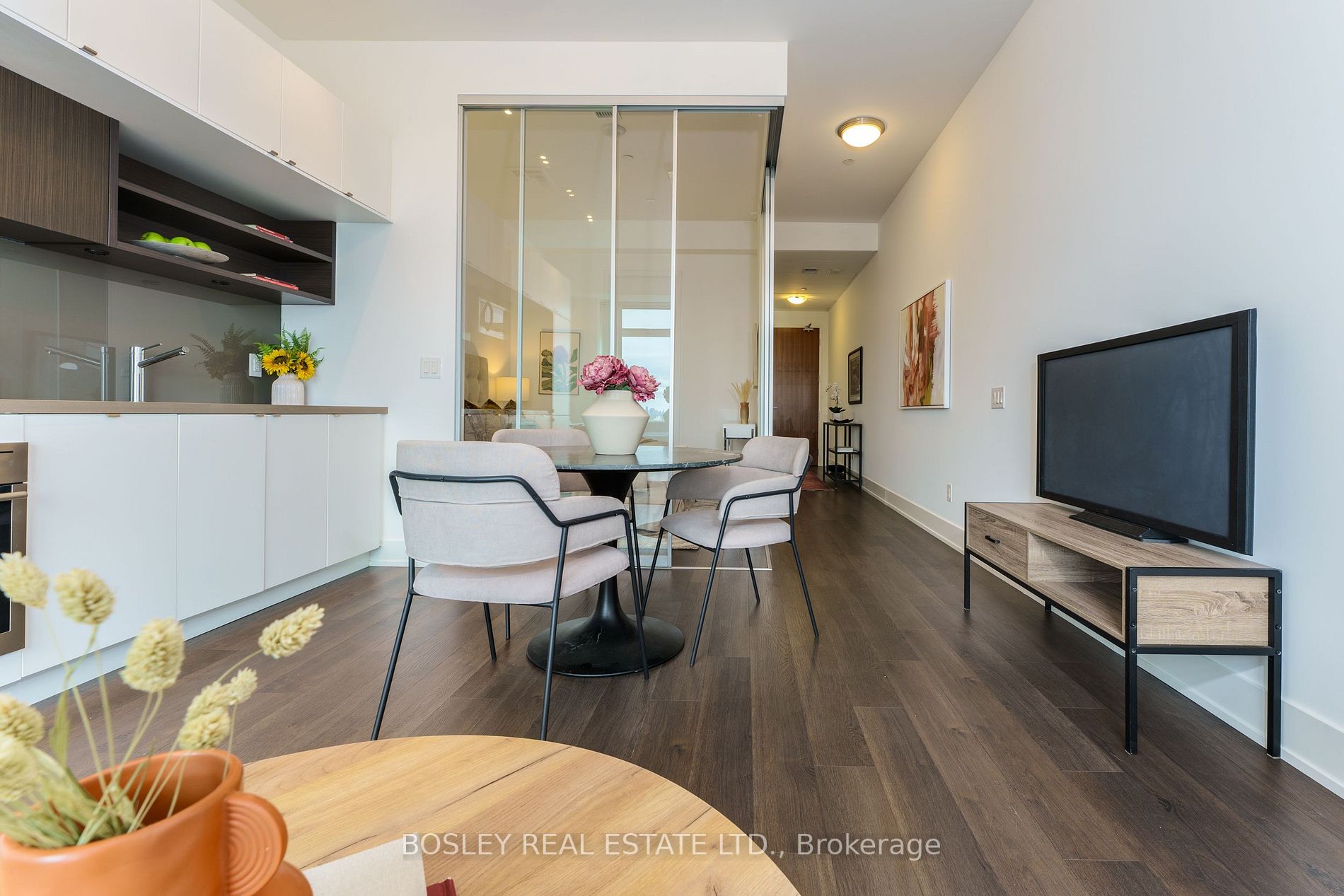 111 St Clair Ave W, #1423